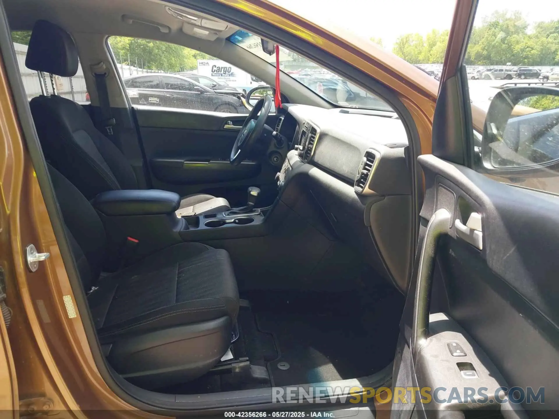 5 Photograph of a damaged car KNDPMCAC1K7615602 KIA SPORTAGE 2019