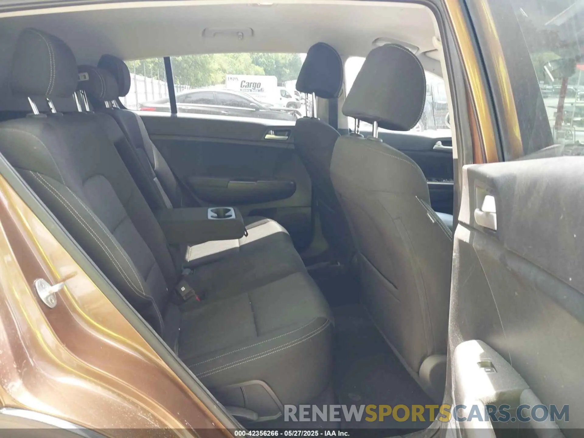 8 Photograph of a damaged car KNDPMCAC1K7615602 KIA SPORTAGE 2019