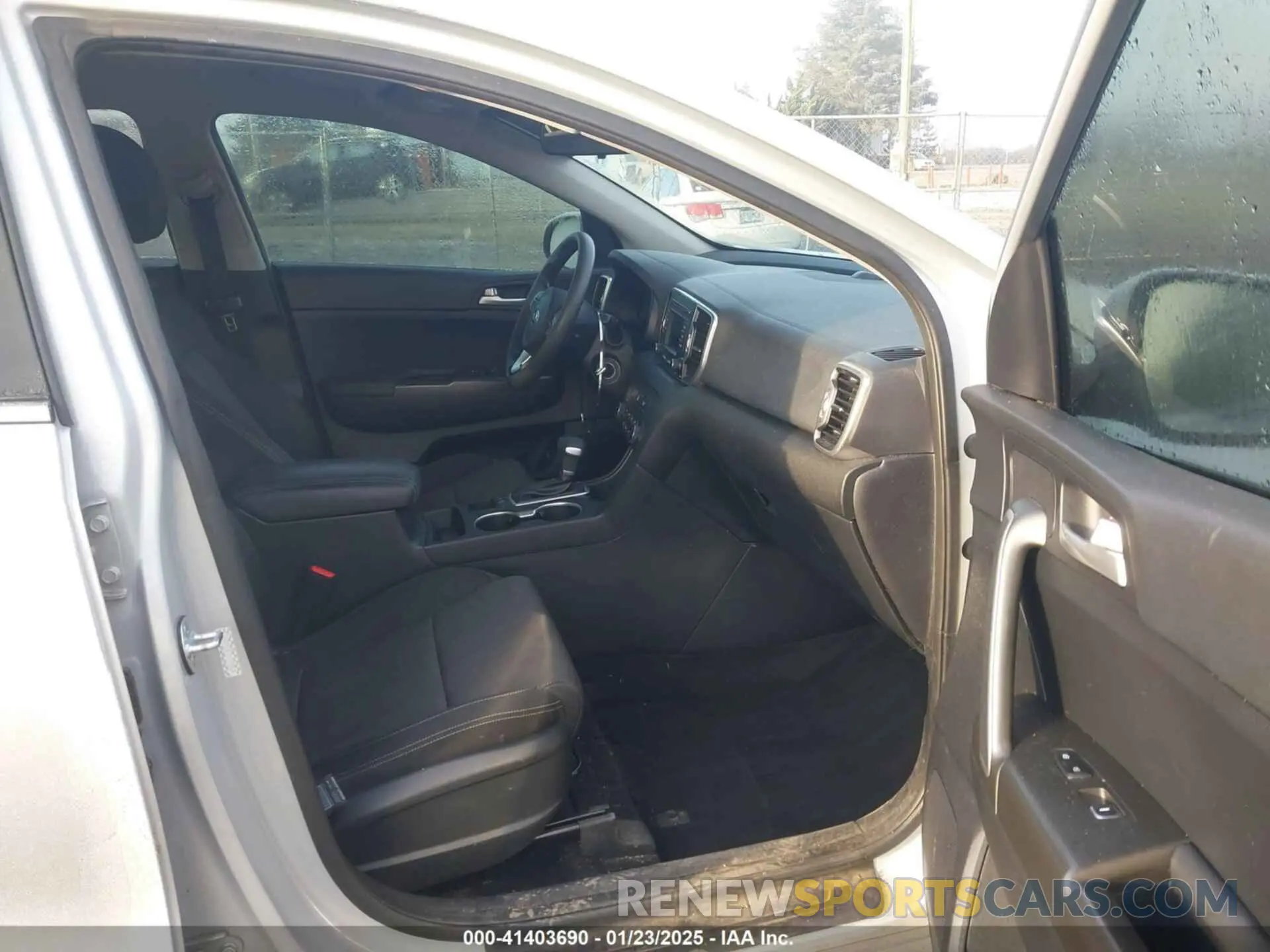 5 Photograph of a damaged car KNDPMCAC2K7508820 KIA SPORTAGE 2019