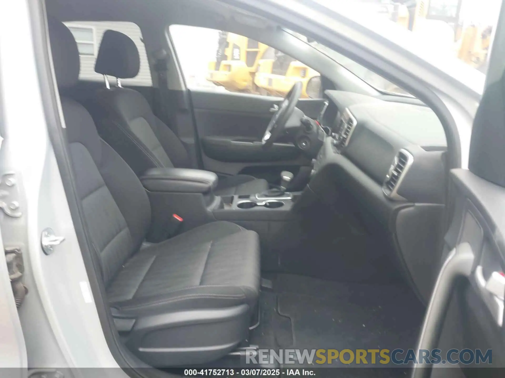5 Photograph of a damaged car KNDPMCAC2K7523771 KIA SPORTAGE 2019