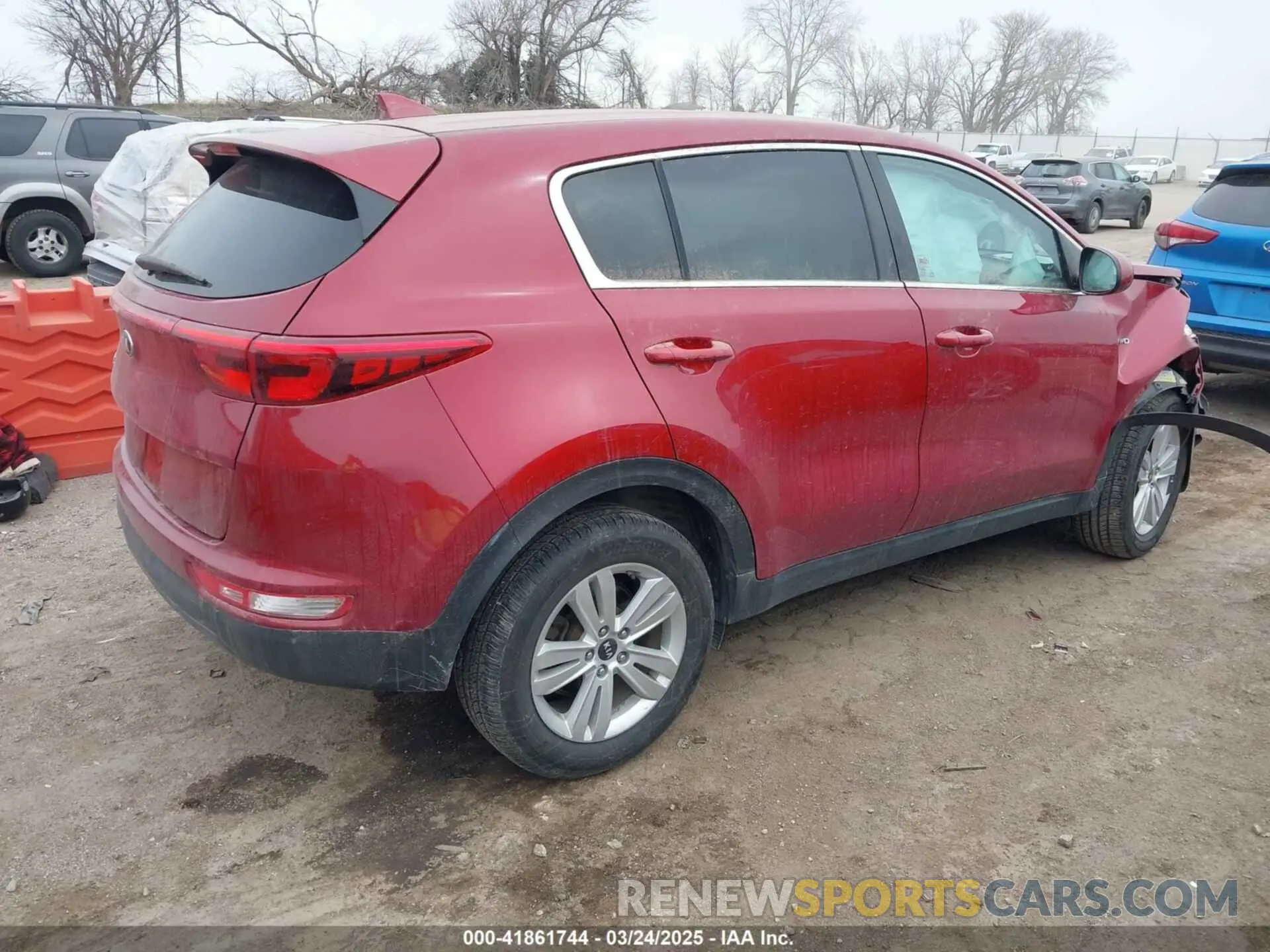 4 Photograph of a damaged car KNDPMCAC2K7530493 KIA SPORTAGE 2019