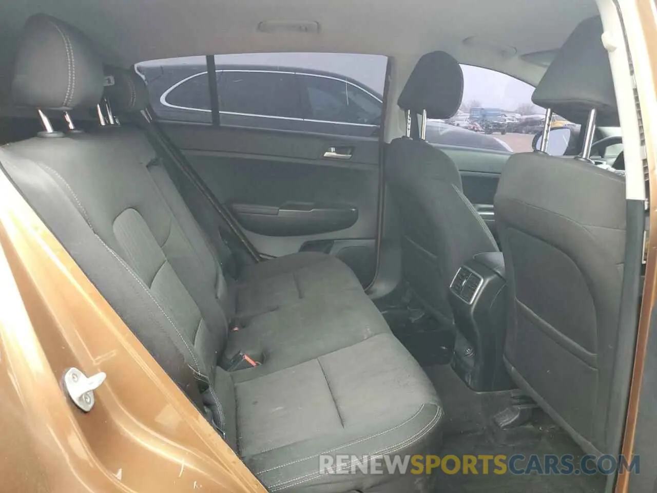 11 Photograph of a damaged car KNDPMCAC2K7600154 KIA SPORTAGE 2019
