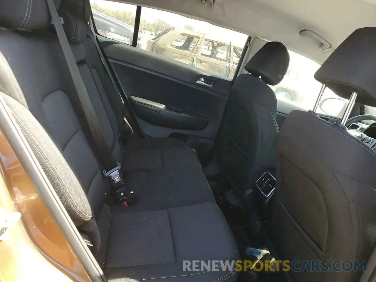 10 Photograph of a damaged car KNDPMCAC2K7611039 KIA SPORTAGE 2019