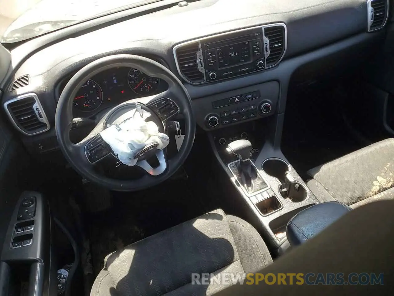 8 Photograph of a damaged car KNDPMCAC2K7611039 KIA SPORTAGE 2019