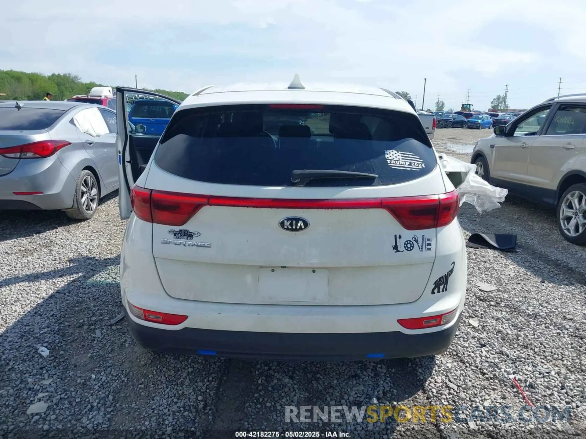 15 Photograph of a damaged car KNDPMCAC3K7593702 KIA SPORTAGE 2019
