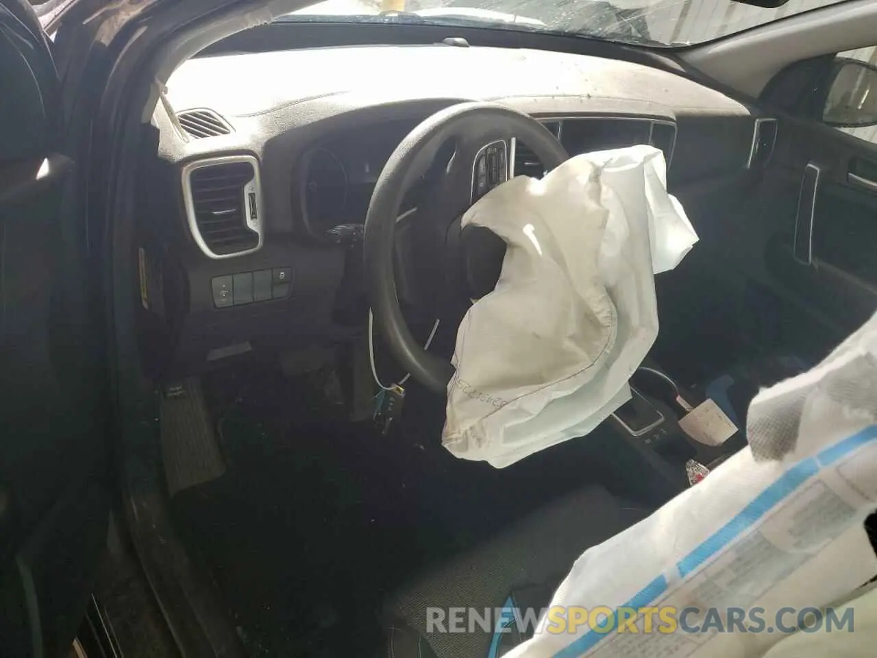 8 Photograph of a damaged car KNDPMCAC3K7605699 KIA SPORTAGE 2019
