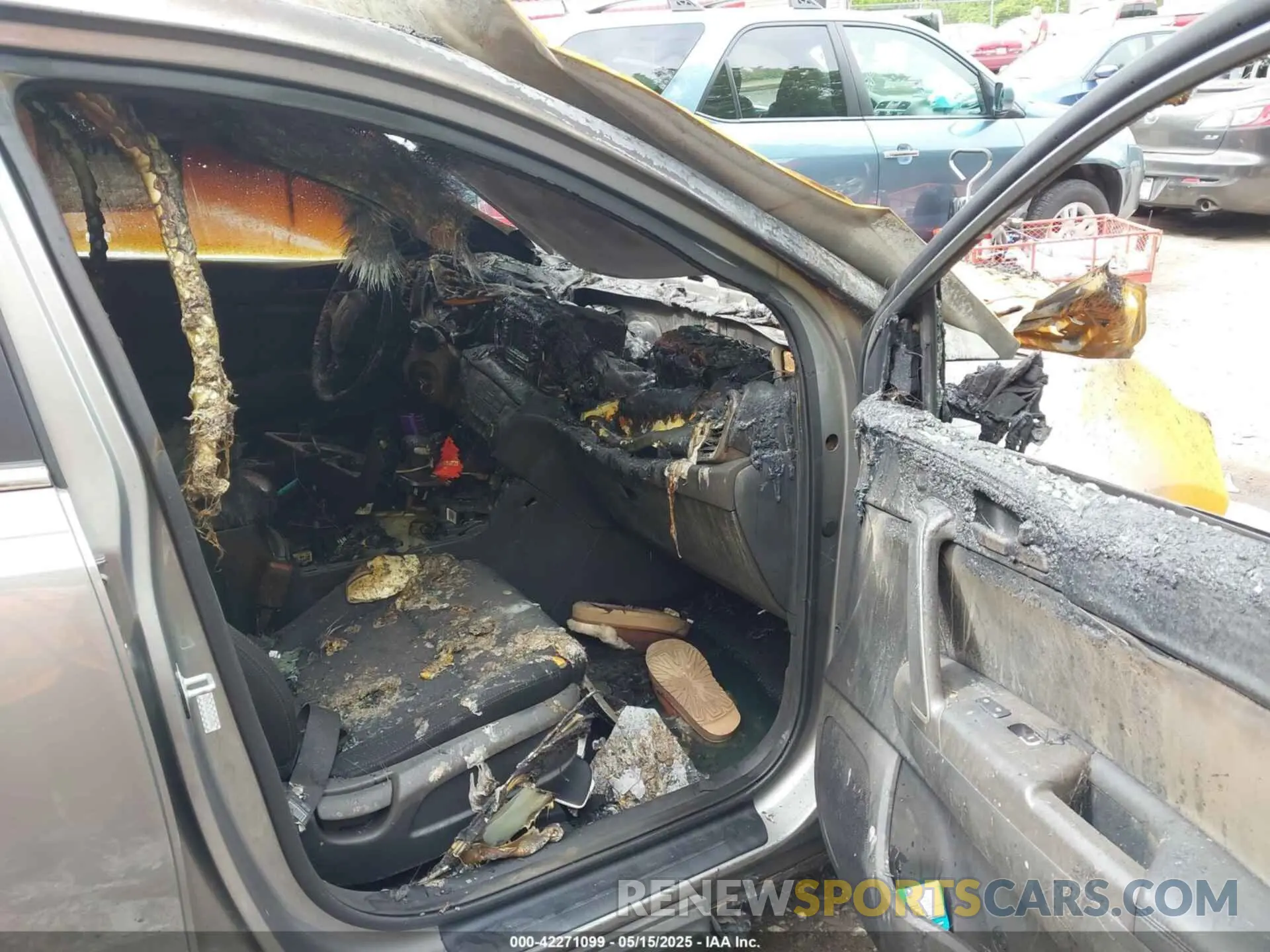 5 Photograph of a damaged car KNDPMCAC3K7609994 KIA SPORTAGE 2019