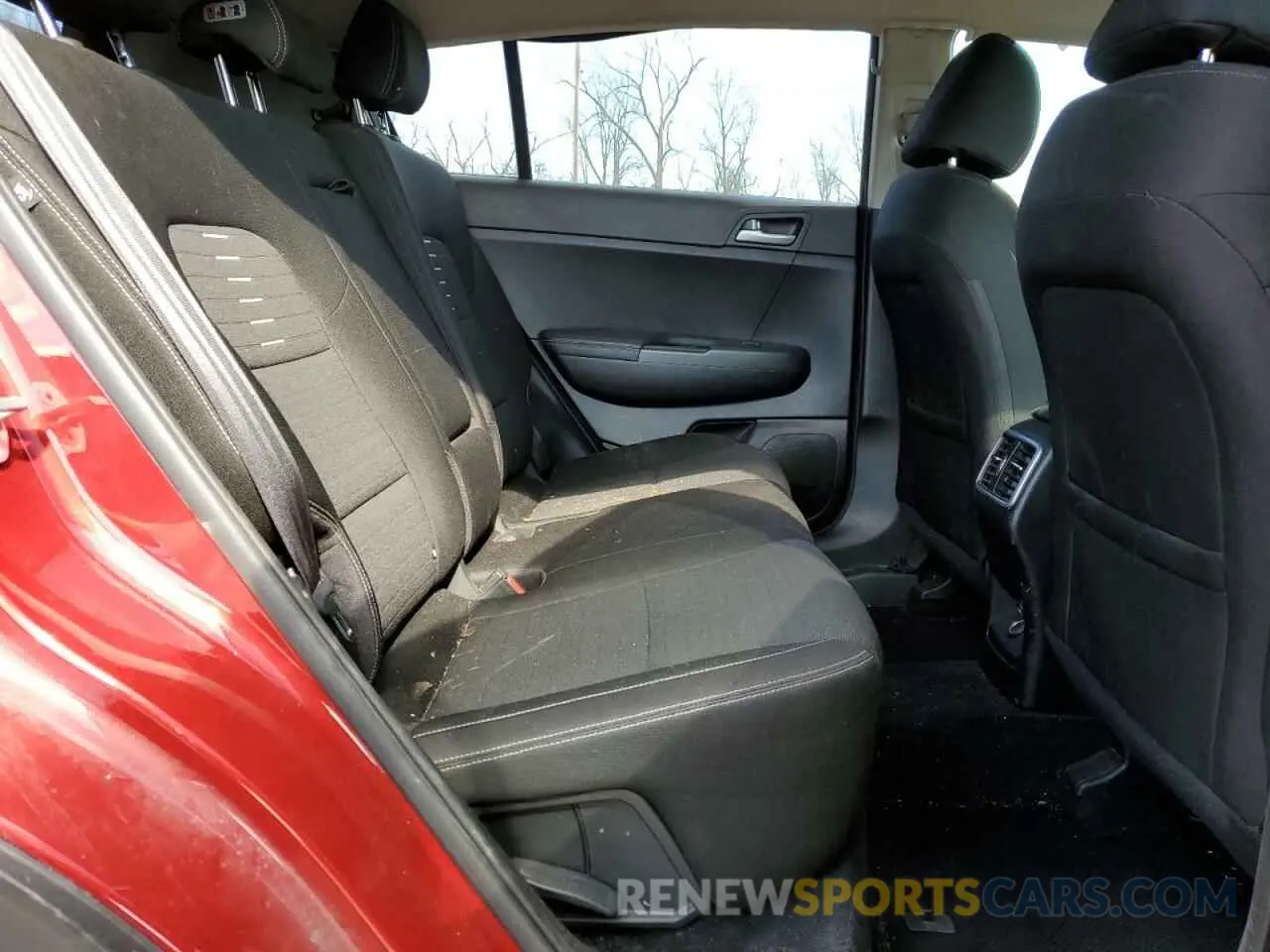 12 Photograph of a damaged car KNDPMCAC3K7624673 KIA SPORTAGE 2019