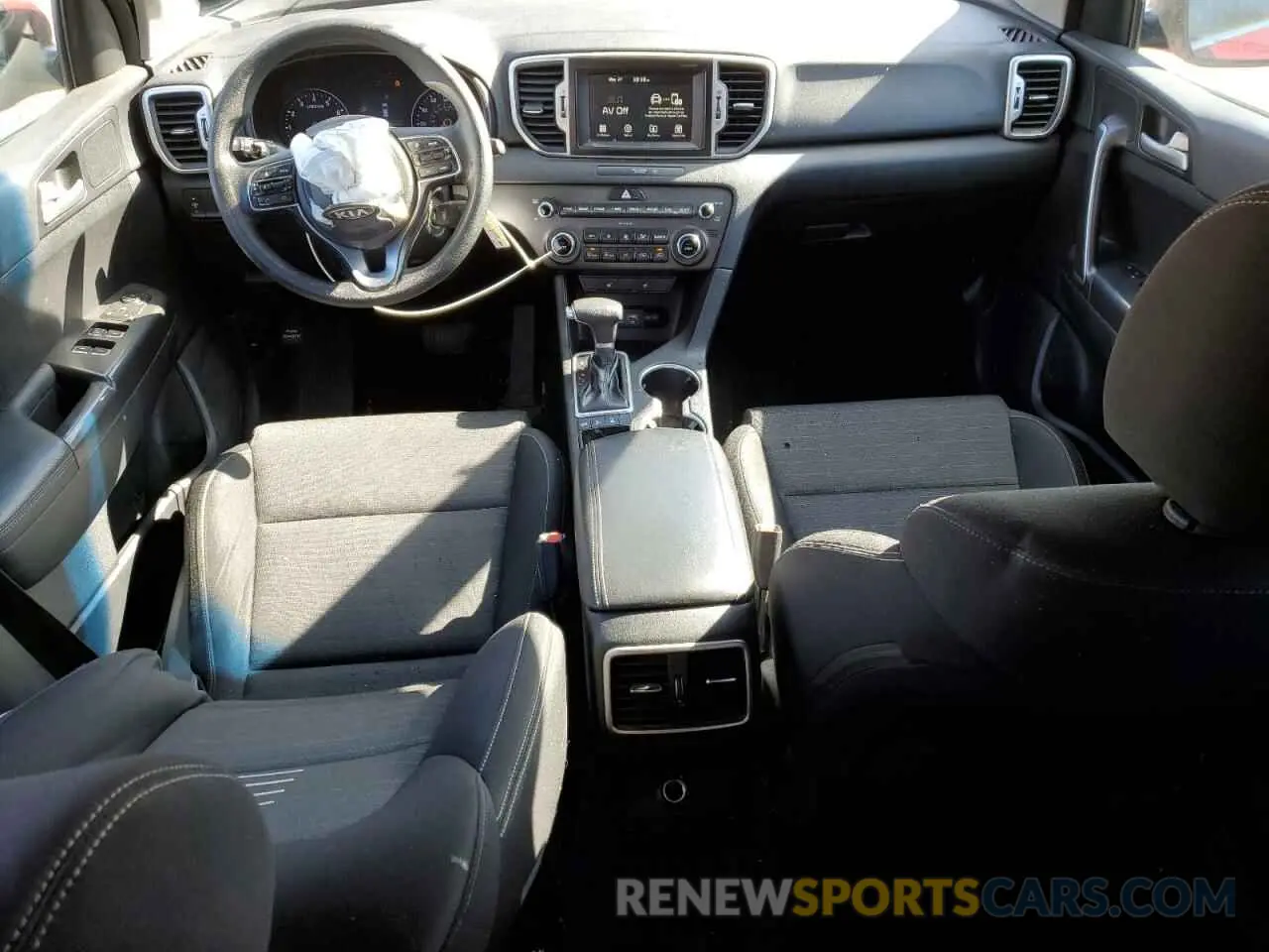 8 Photograph of a damaged car KNDPMCAC3K7624673 KIA SPORTAGE 2019