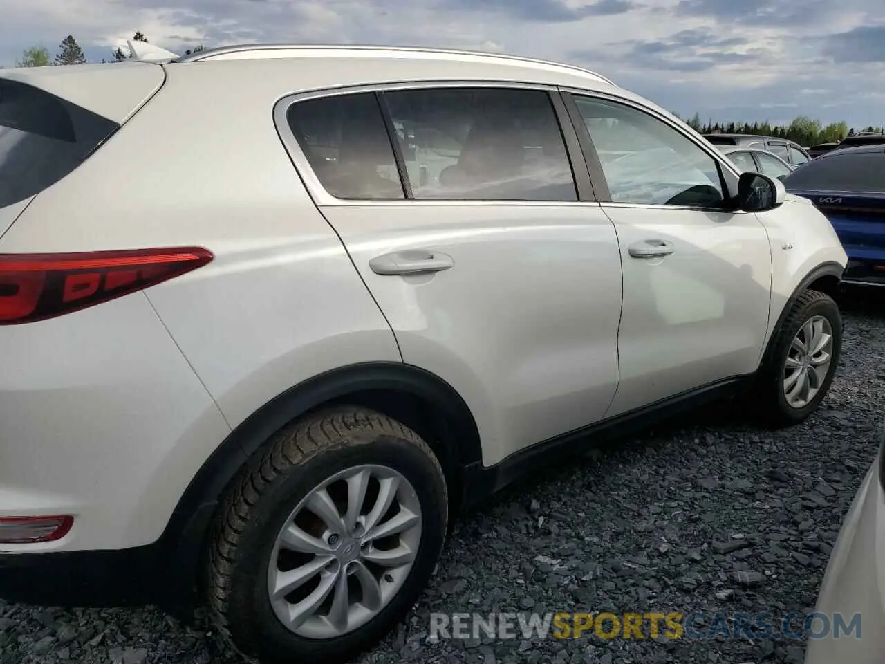 3 Photograph of a damaged car KNDPMCAC4K7493527 KIA SPORTAGE 2019