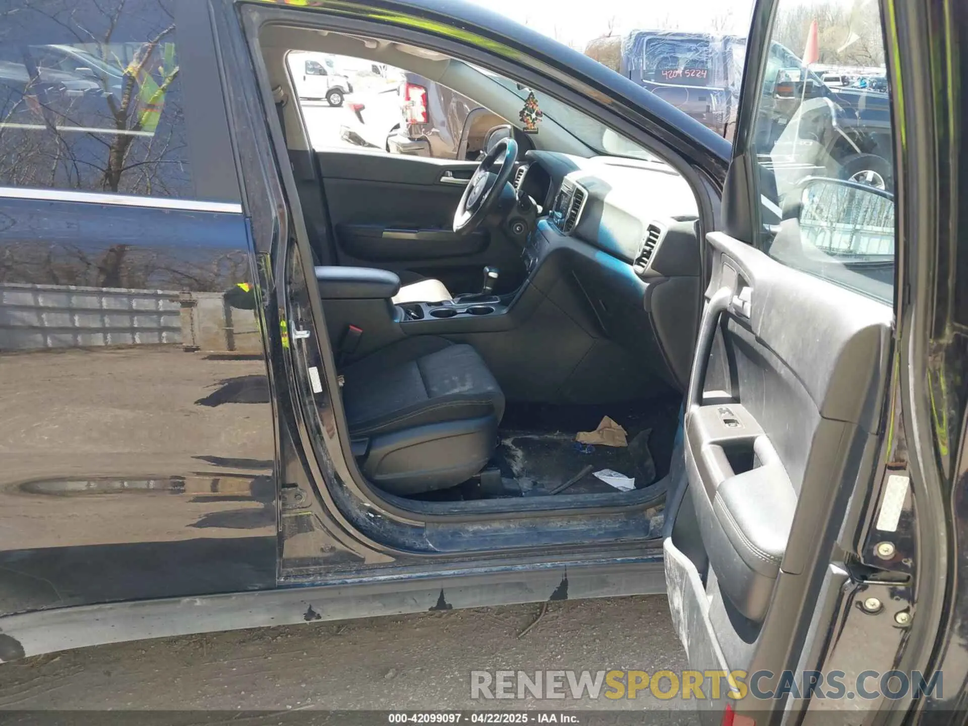 5 Photograph of a damaged car KNDPMCAC4K7606263 KIA SPORTAGE 2019