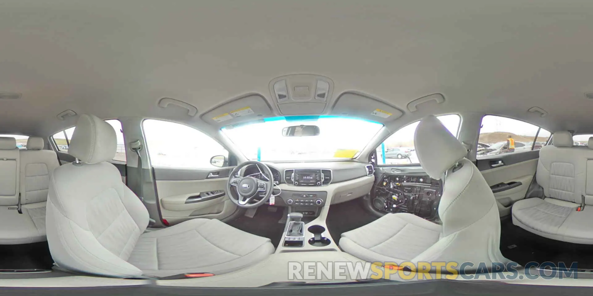 14 Photograph of a damaged car KNDPMCAC4K7609454 KIA SPORTAGE 2019