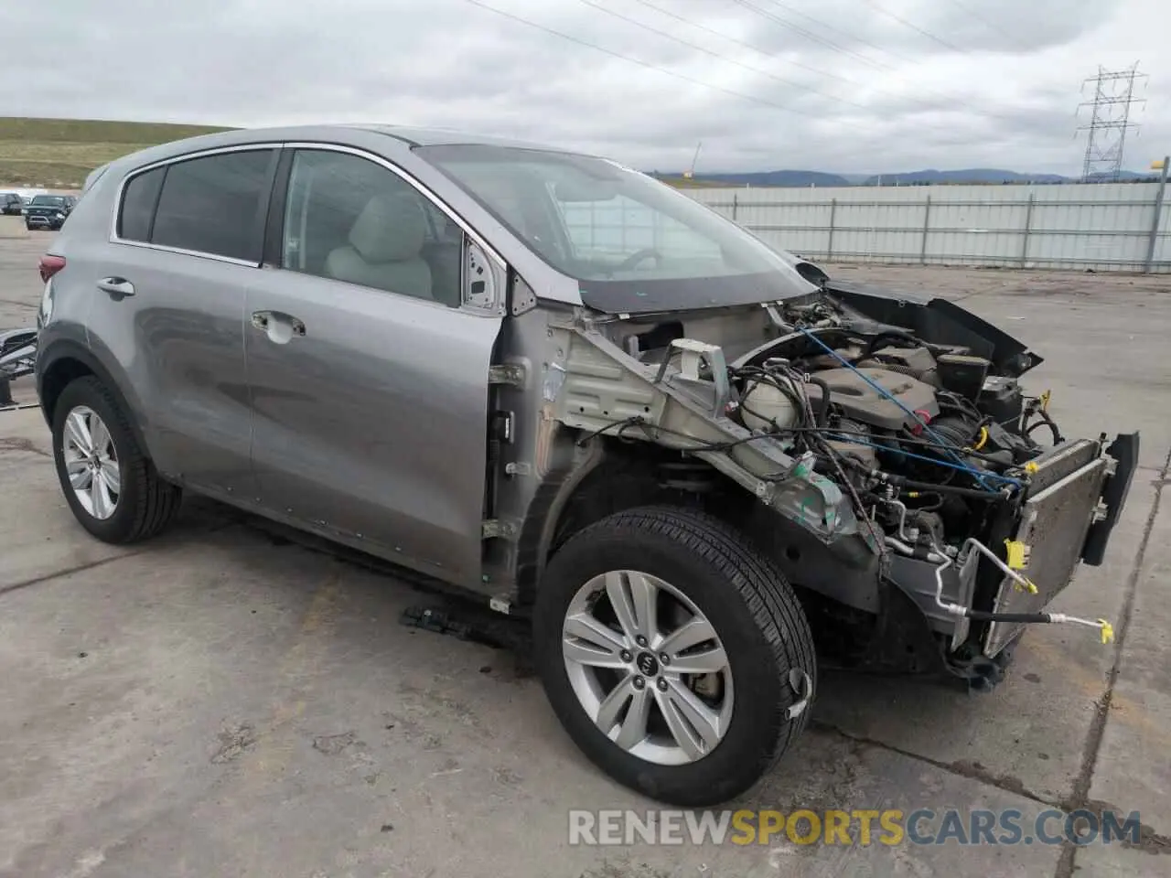 4 Photograph of a damaged car KNDPMCAC4K7609454 KIA SPORTAGE 2019