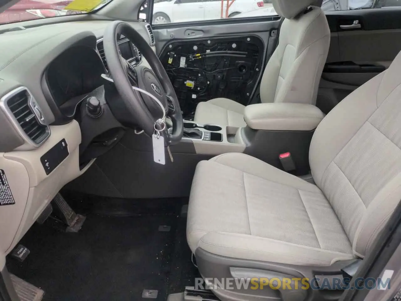 7 Photograph of a damaged car KNDPMCAC4K7609454 KIA SPORTAGE 2019