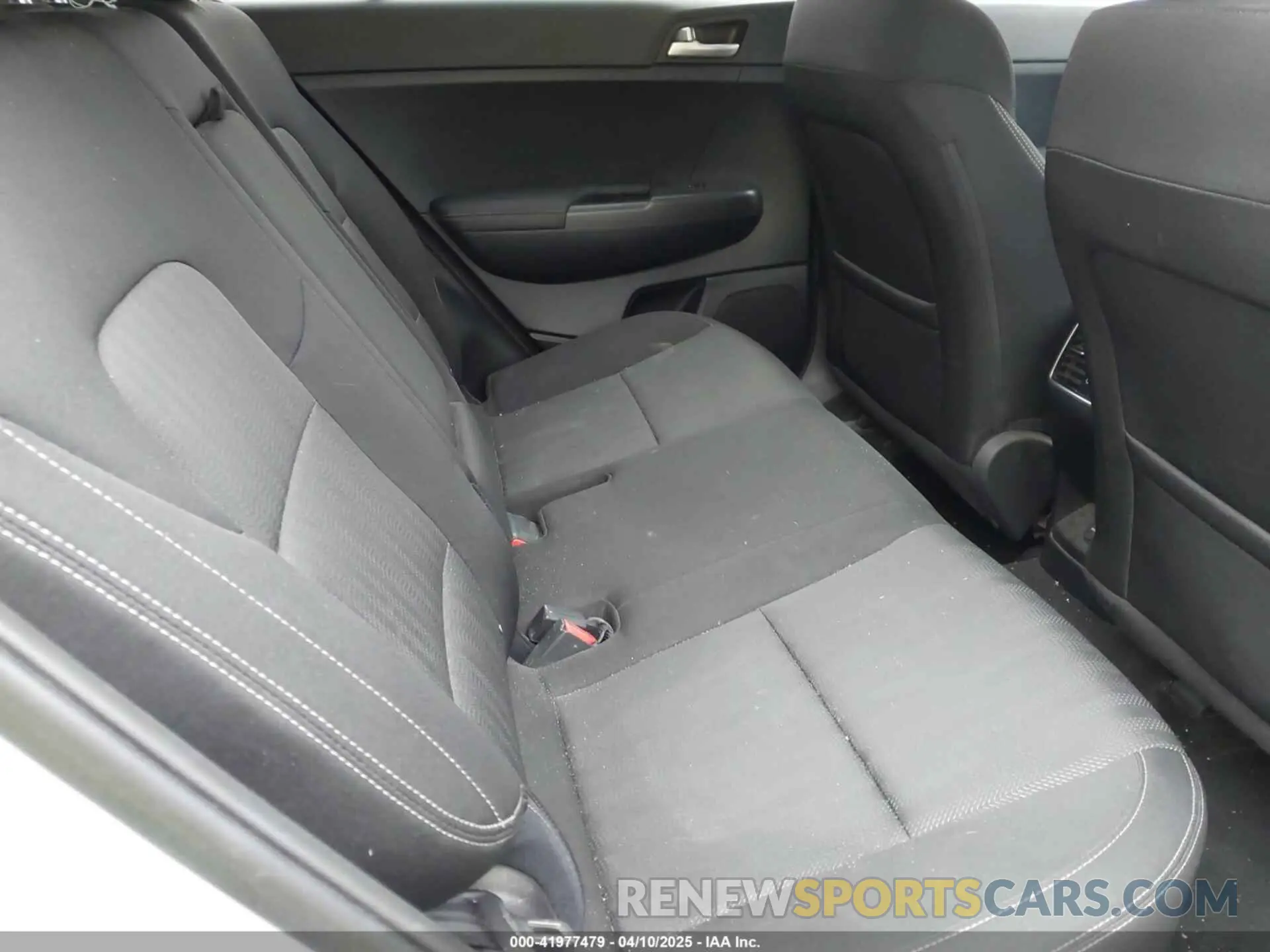 8 Photograph of a damaged car KNDPMCAC5K7531976 KIA SPORTAGE 2019