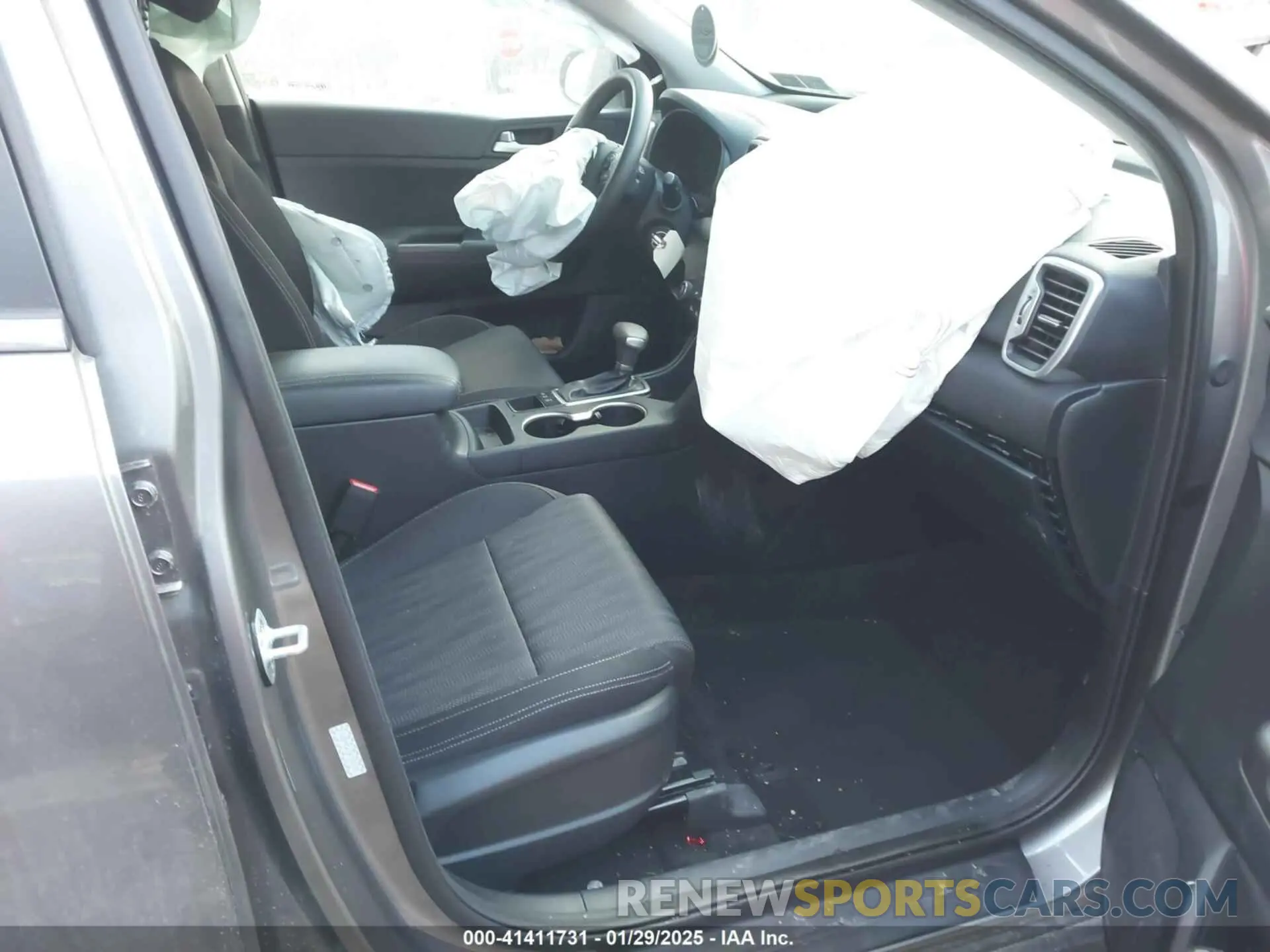 5 Photograph of a damaged car KNDPMCAC5K7550155 KIA SPORTAGE 2019