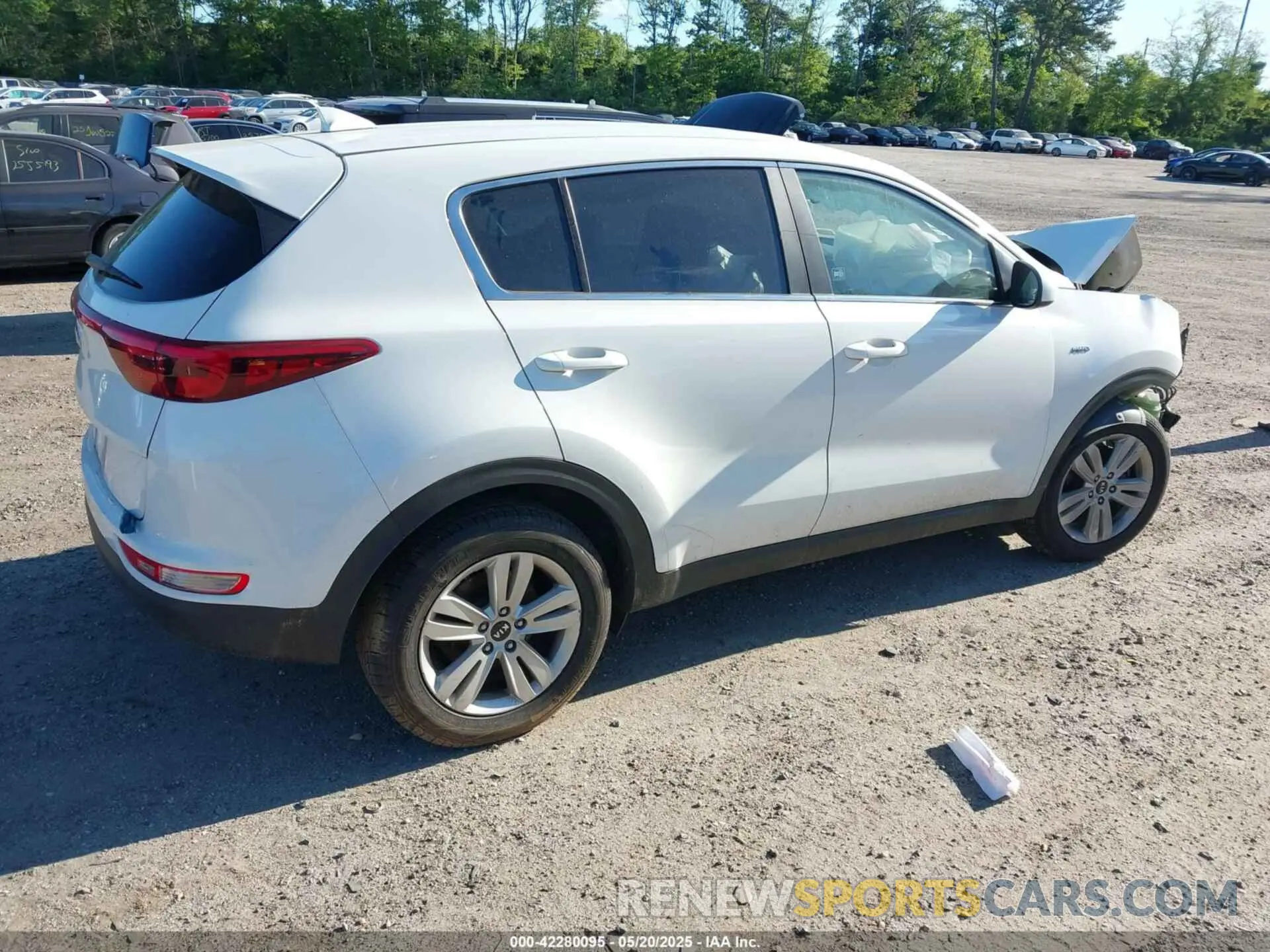 4 Photograph of a damaged car KNDPMCAC5K7608992 KIA SPORTAGE 2019