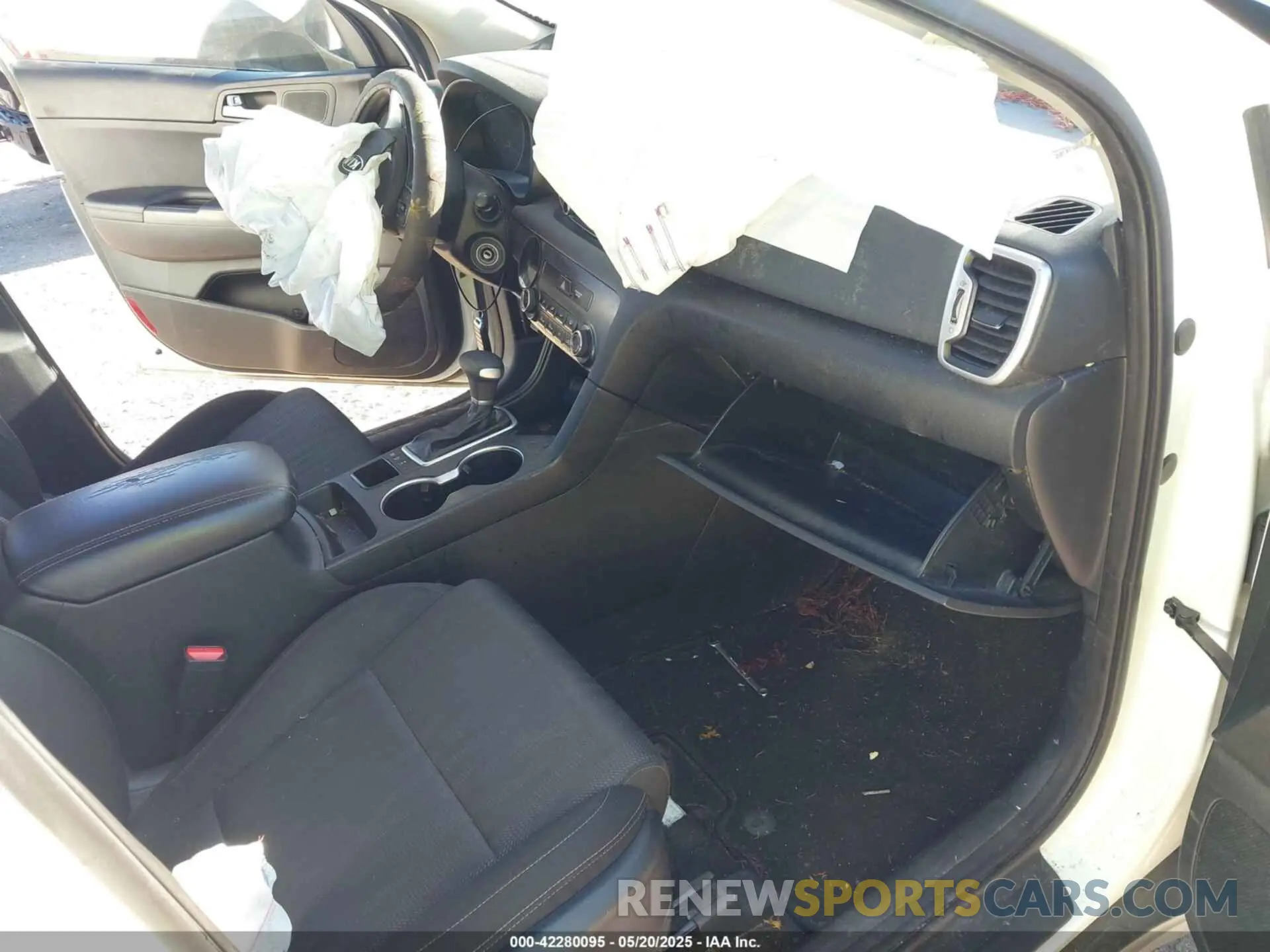 5 Photograph of a damaged car KNDPMCAC5K7608992 KIA SPORTAGE 2019