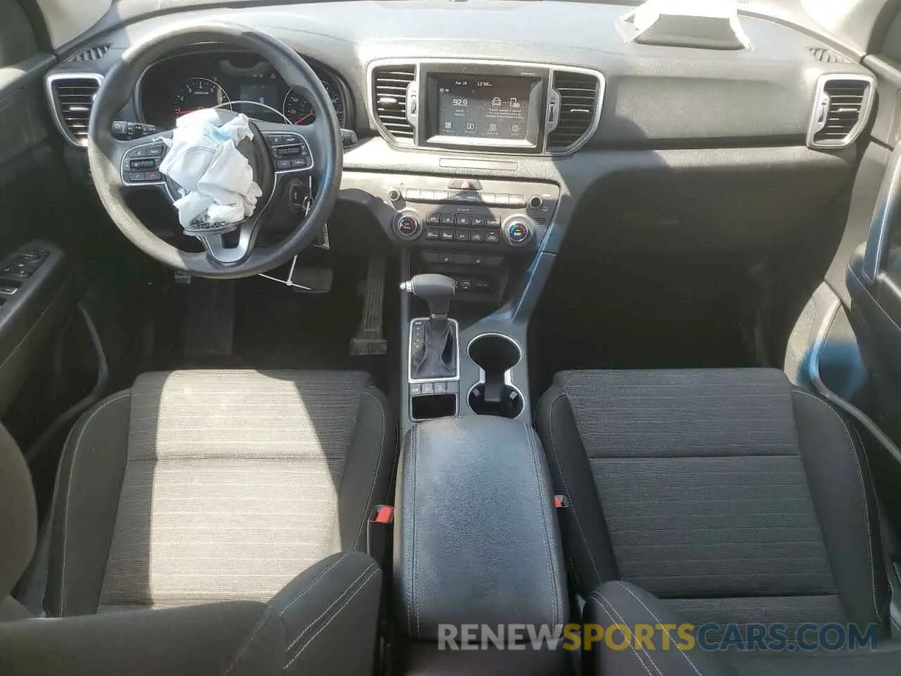8 Photograph of a damaged car KNDPMCAC5K7613464 KIA SPORTAGE 2019