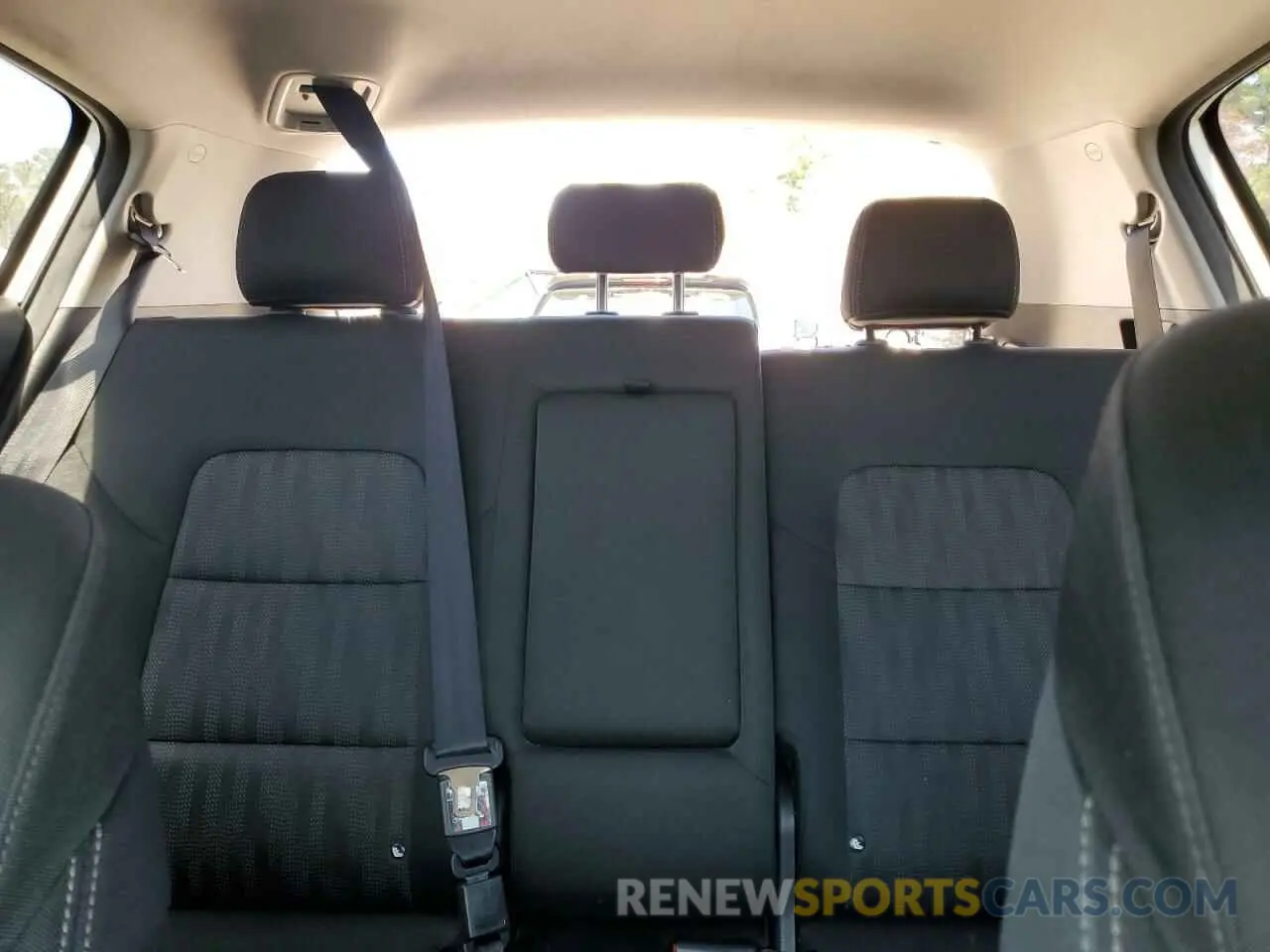 10 Photograph of a damaged car KNDPMCAC6K7498535 KIA SPORTAGE 2019