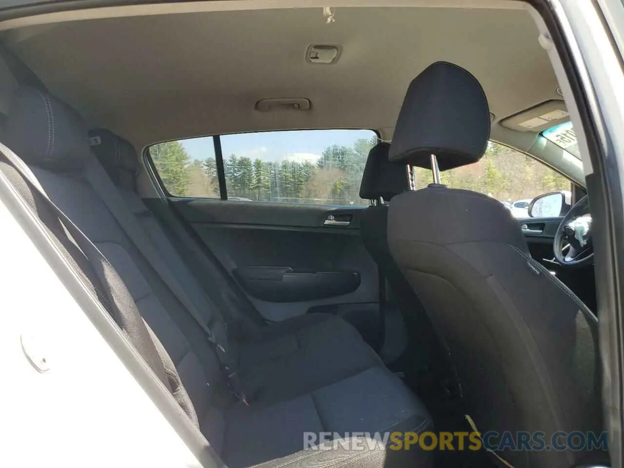 11 Photograph of a damaged car KNDPMCAC6K7498535 KIA SPORTAGE 2019