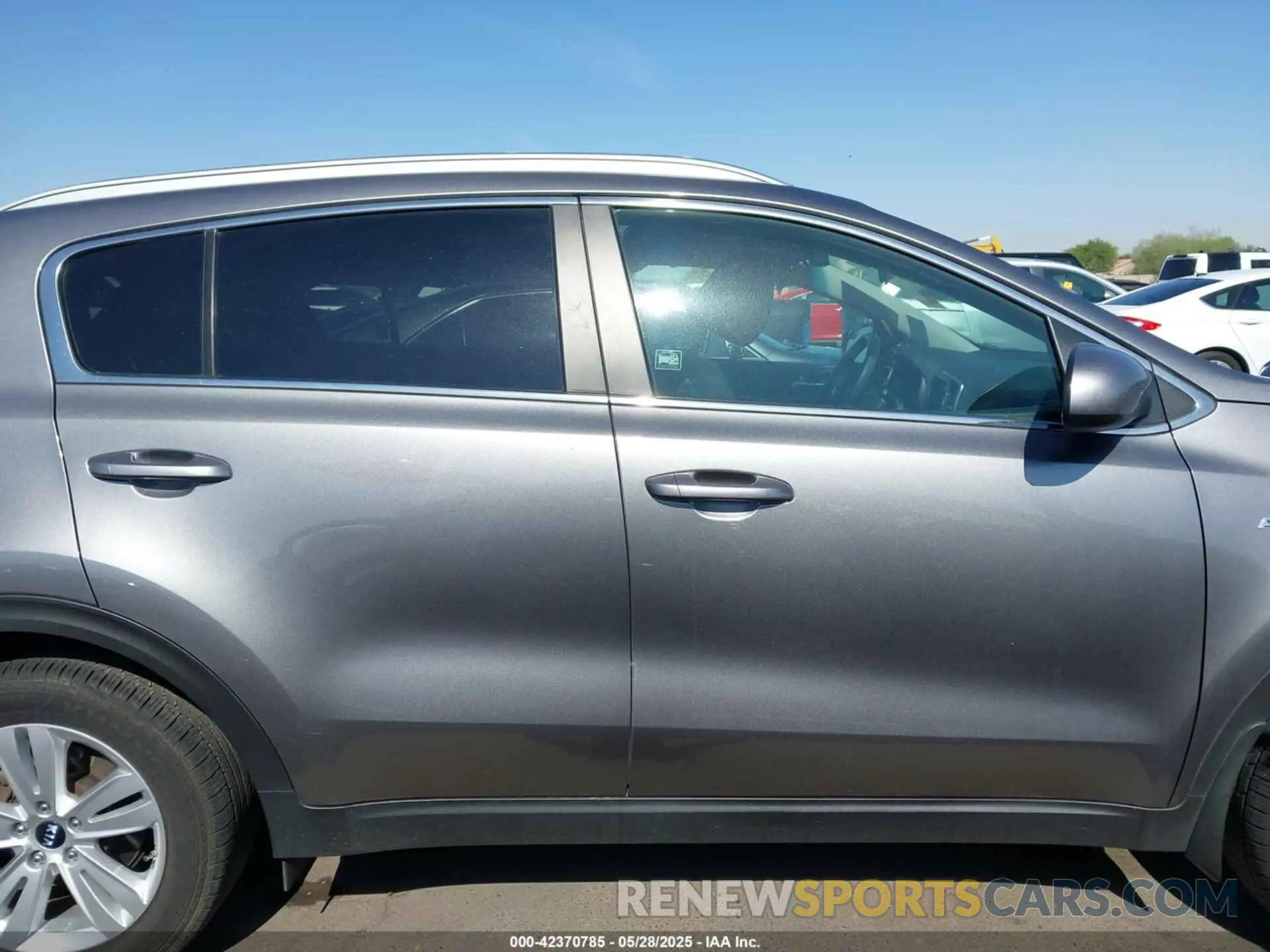 13 Photograph of a damaged car KNDPMCAC6K7528696 KIA SPORTAGE 2019