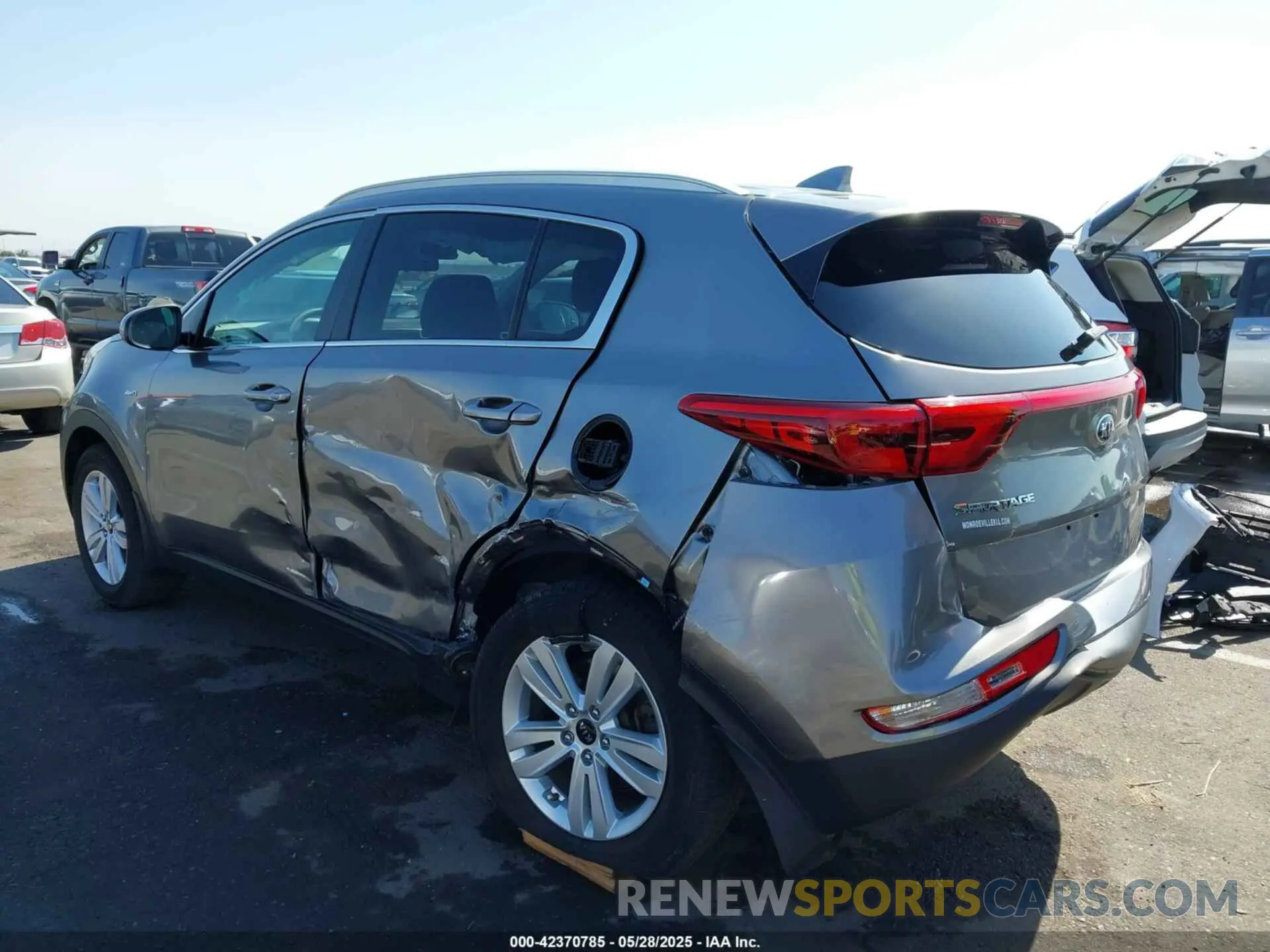 3 Photograph of a damaged car KNDPMCAC6K7528696 KIA SPORTAGE 2019