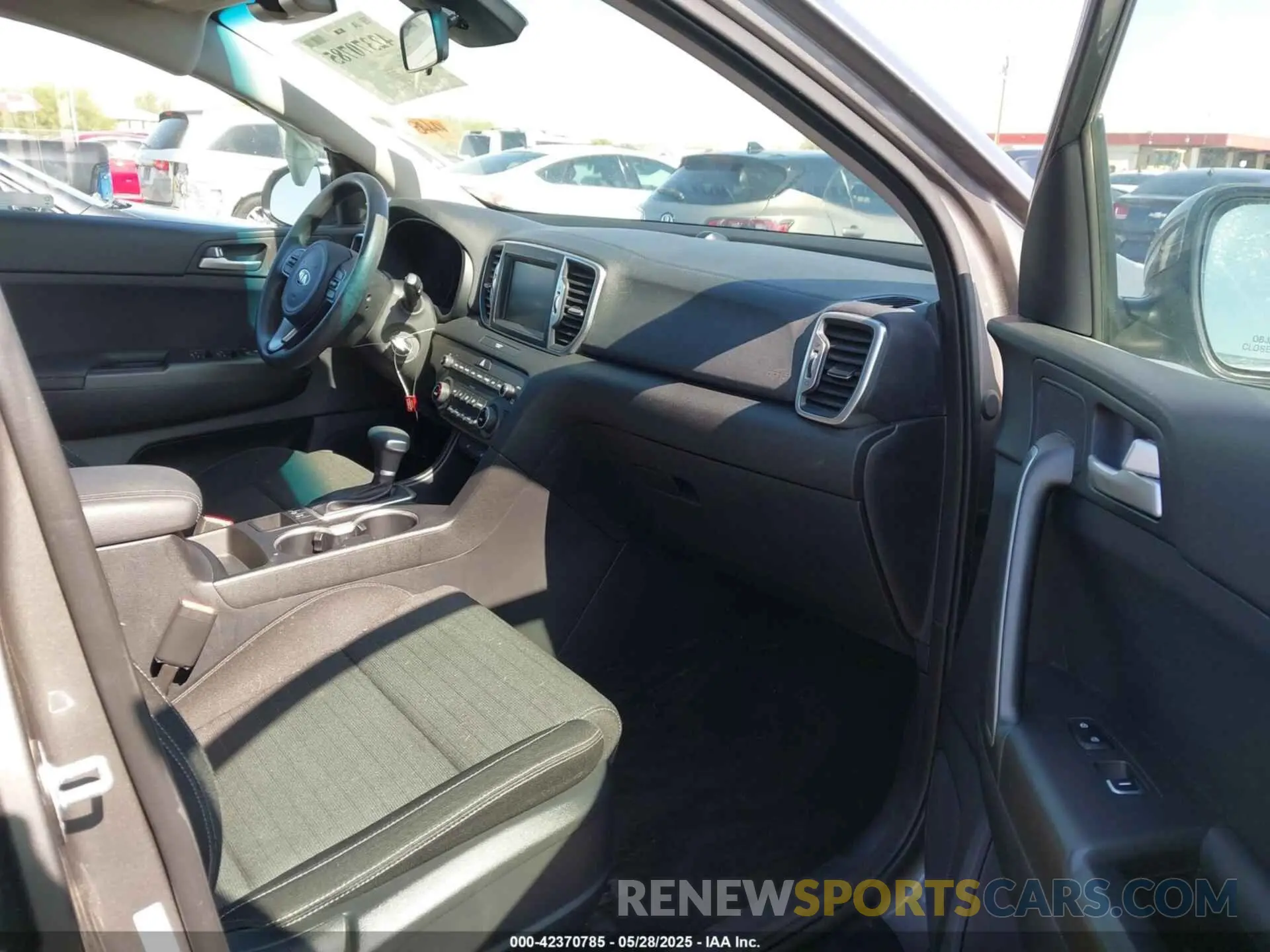 5 Photograph of a damaged car KNDPMCAC6K7528696 KIA SPORTAGE 2019