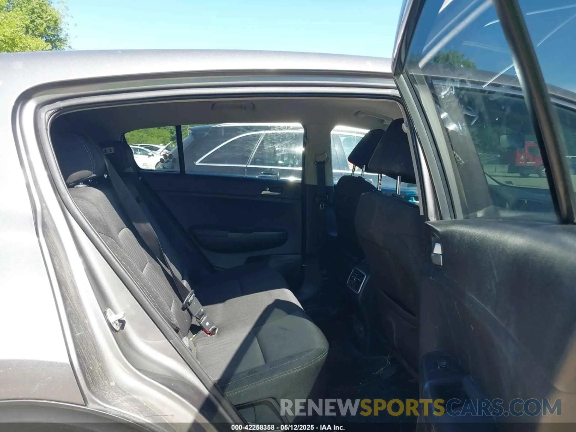 8 Photograph of a damaged car KNDPMCAC6K7551931 KIA SPORTAGE 2019