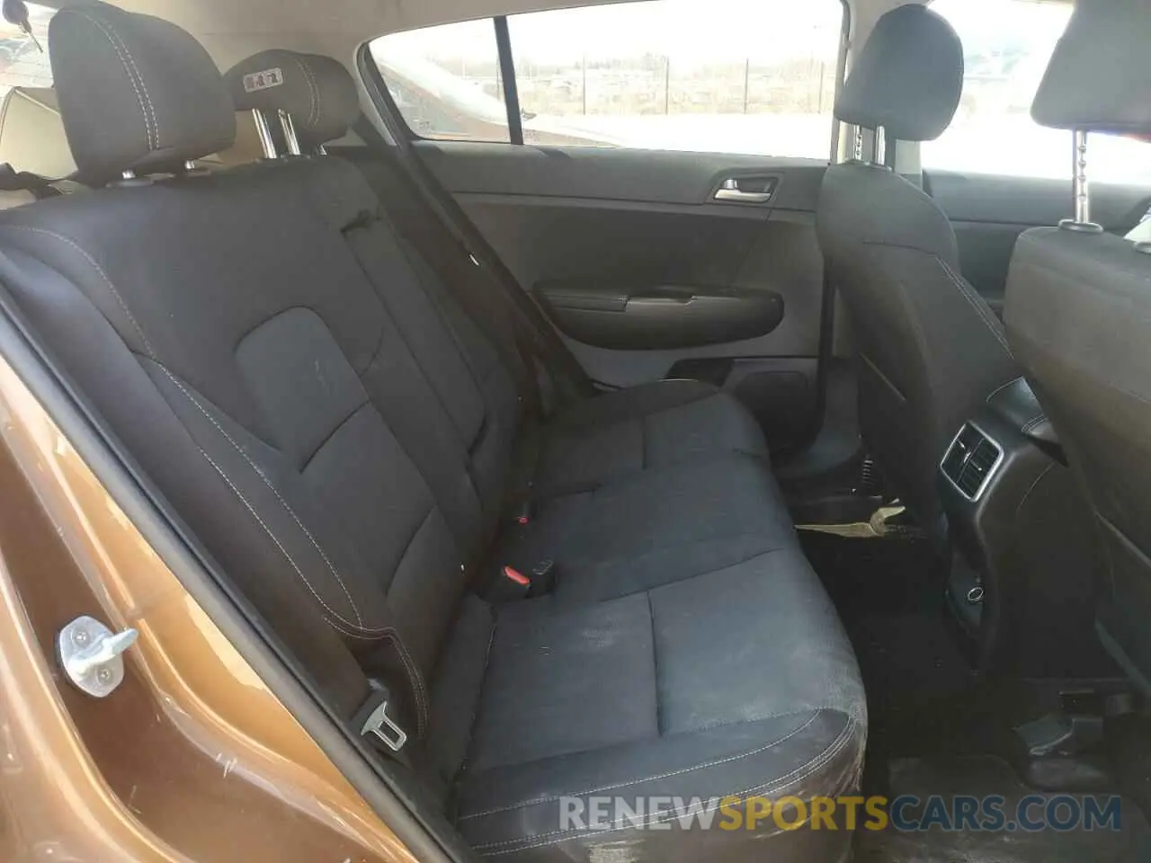 11 Photograph of a damaged car KNDPMCAC6K7575226 KIA SPORTAGE 2019