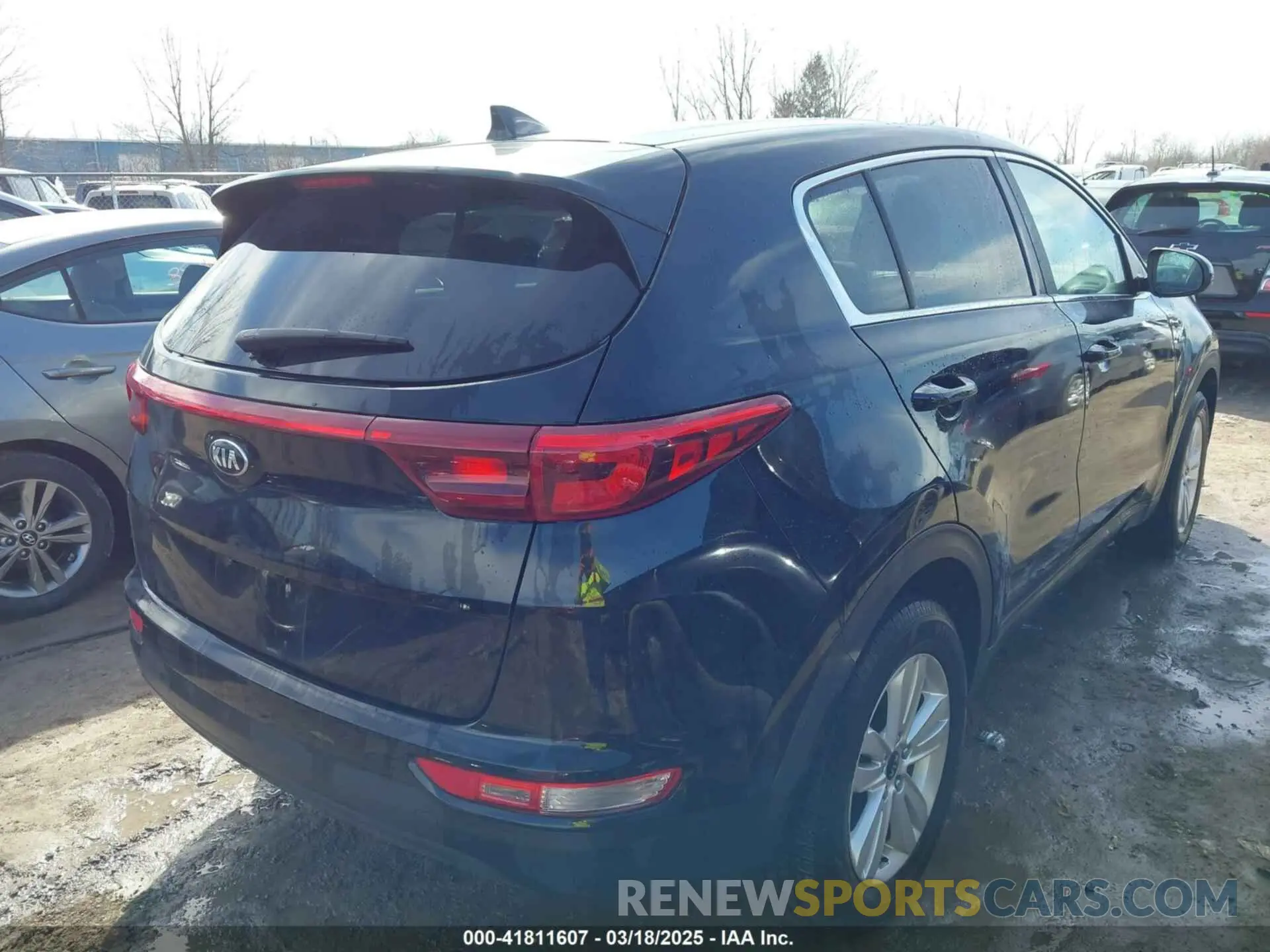 4 Photograph of a damaged car KNDPMCAC6K7616101 KIA SPORTAGE 2019
