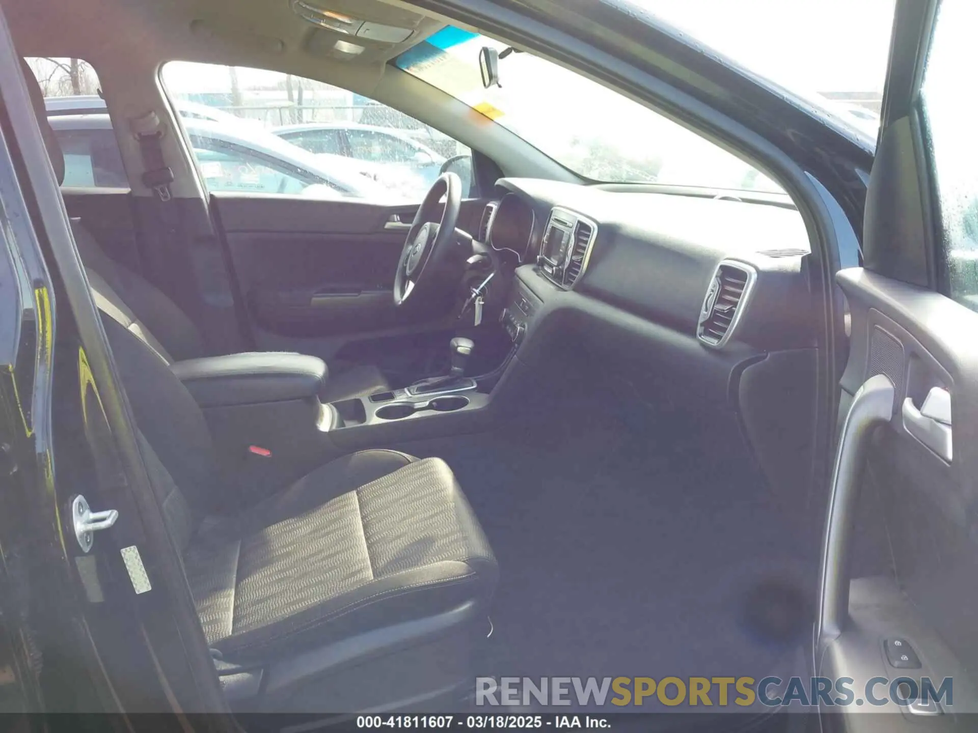 5 Photograph of a damaged car KNDPMCAC6K7616101 KIA SPORTAGE 2019