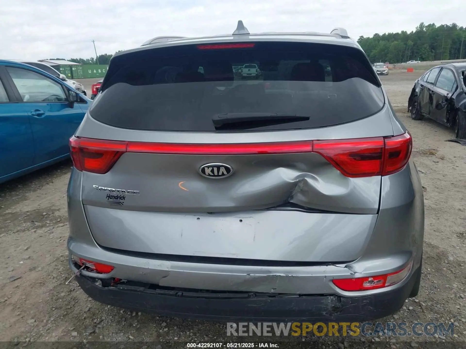 16 Photograph of a damaged car KNDPMCAC7K7566938 KIA SPORTAGE 2019