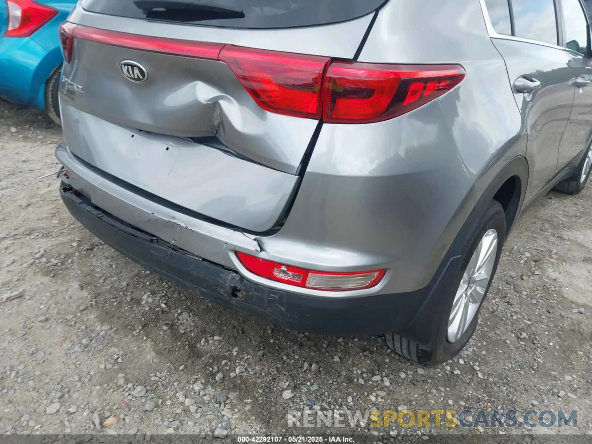 17 Photograph of a damaged car KNDPMCAC7K7566938 KIA SPORTAGE 2019