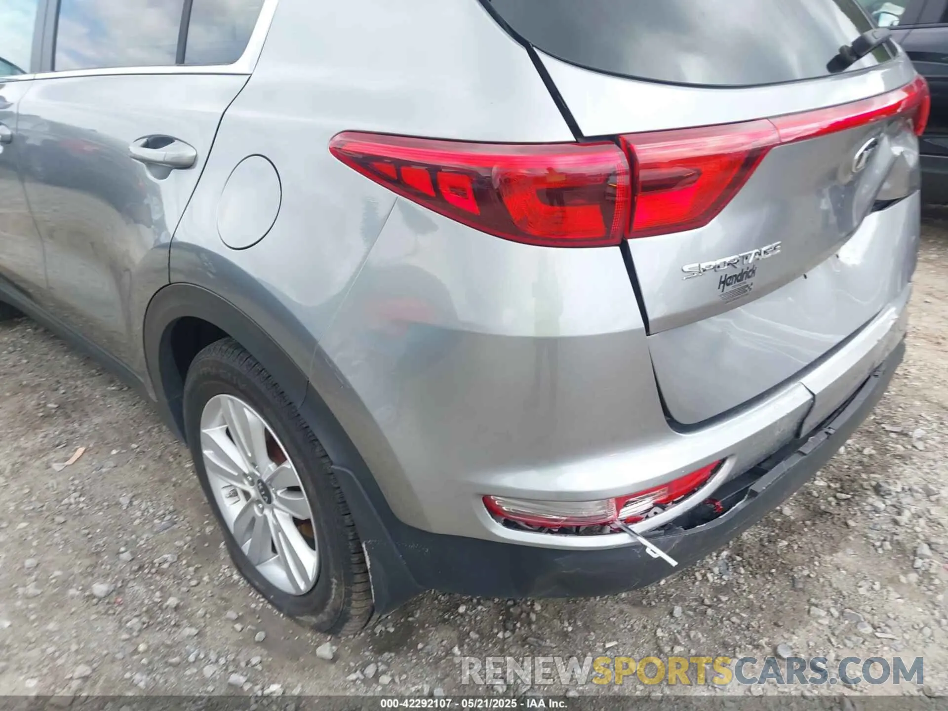 19 Photograph of a damaged car KNDPMCAC7K7566938 KIA SPORTAGE 2019