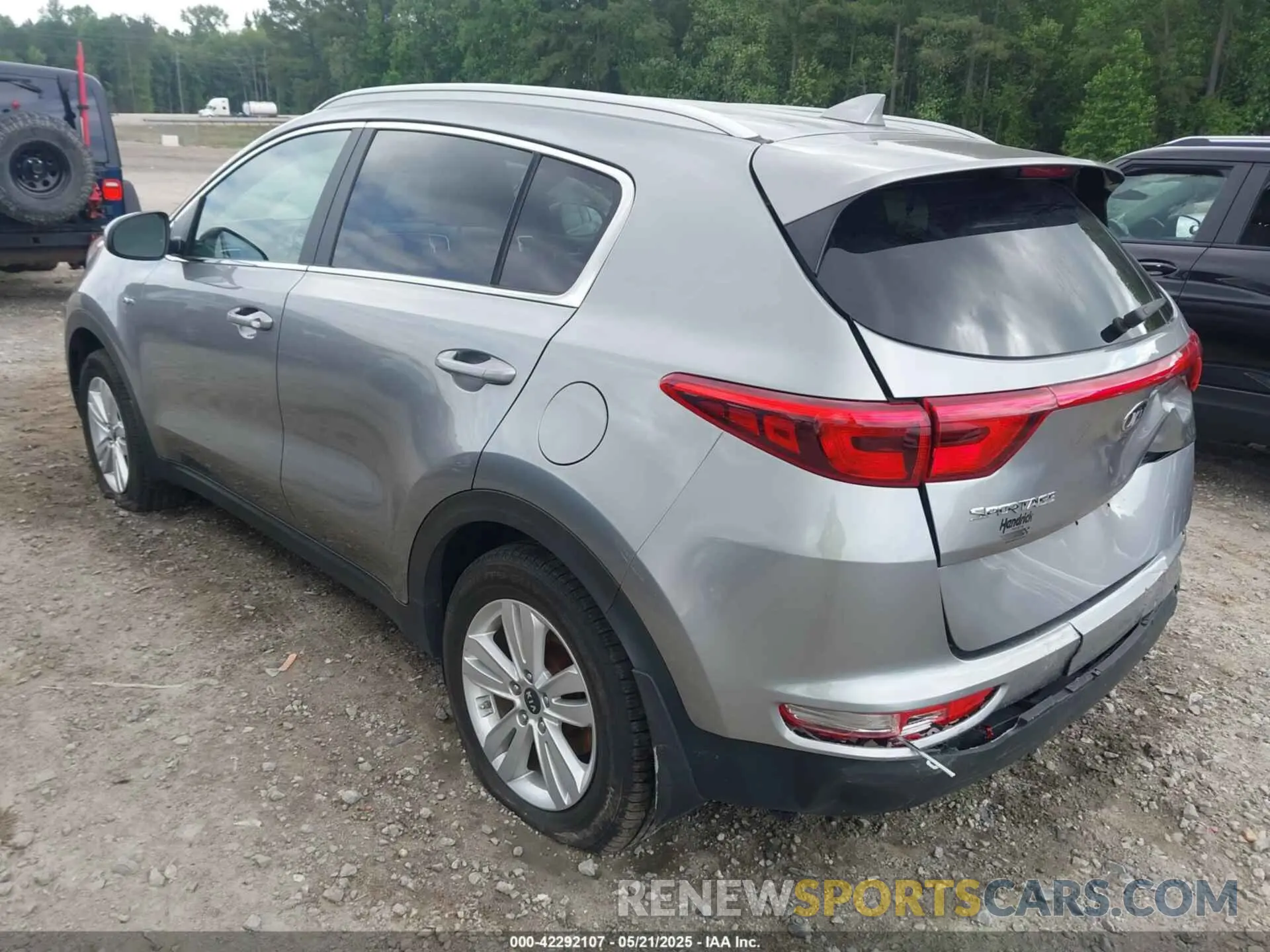 3 Photograph of a damaged car KNDPMCAC7K7566938 KIA SPORTAGE 2019