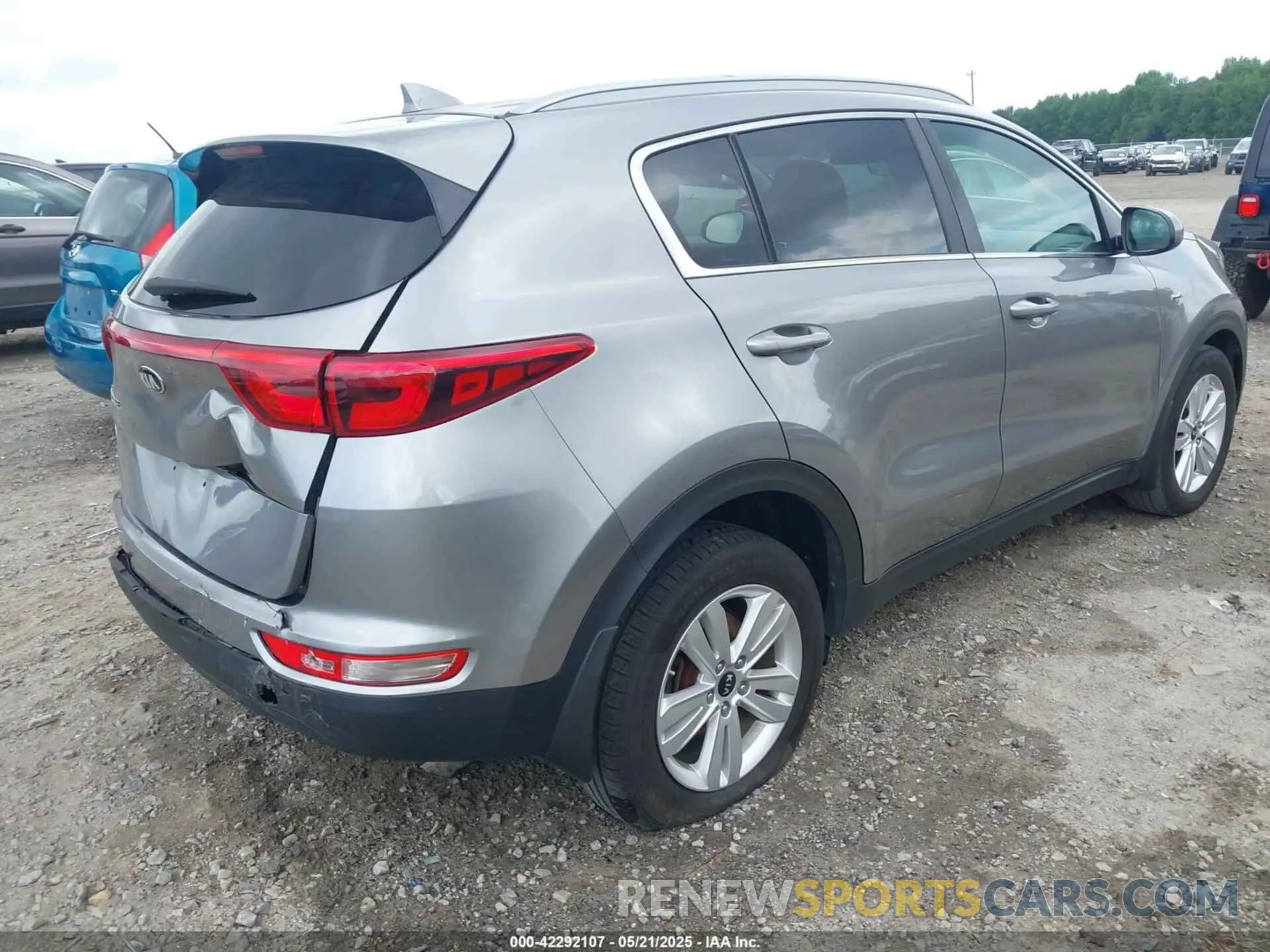 4 Photograph of a damaged car KNDPMCAC7K7566938 KIA SPORTAGE 2019