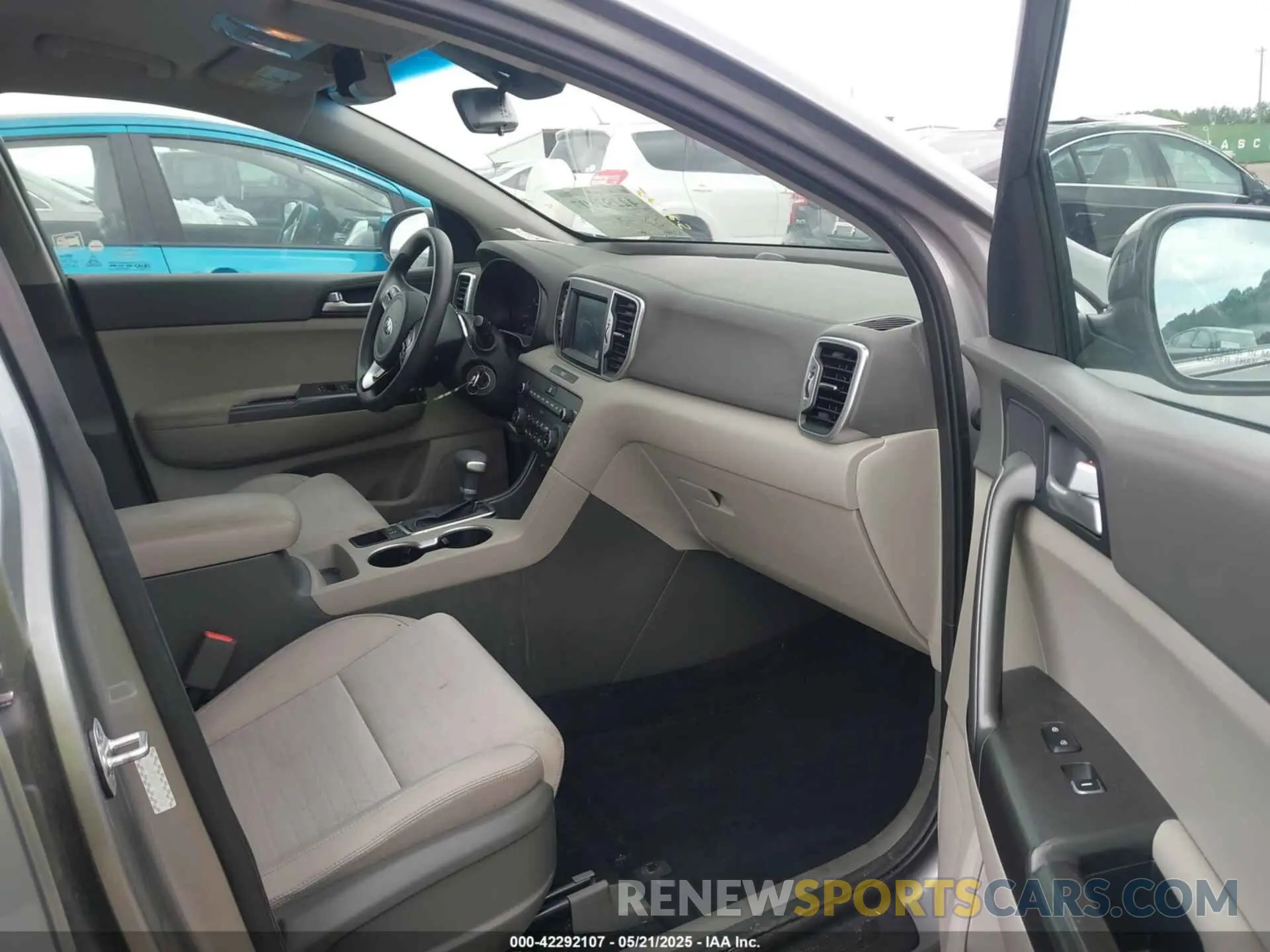 5 Photograph of a damaged car KNDPMCAC7K7566938 KIA SPORTAGE 2019