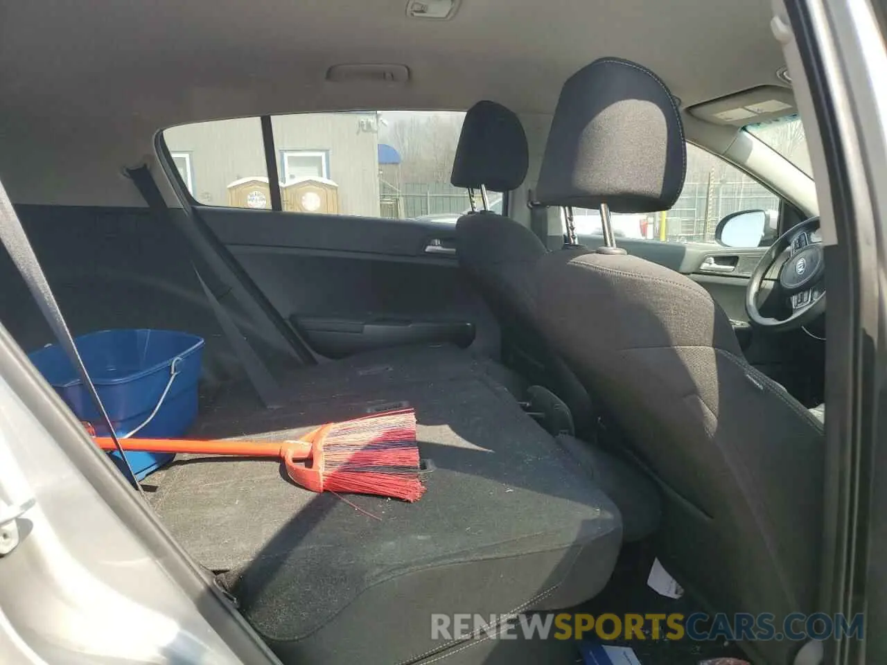 12 Photograph of a damaged car KNDPMCAC7K7608556 KIA SPORTAGE 2019