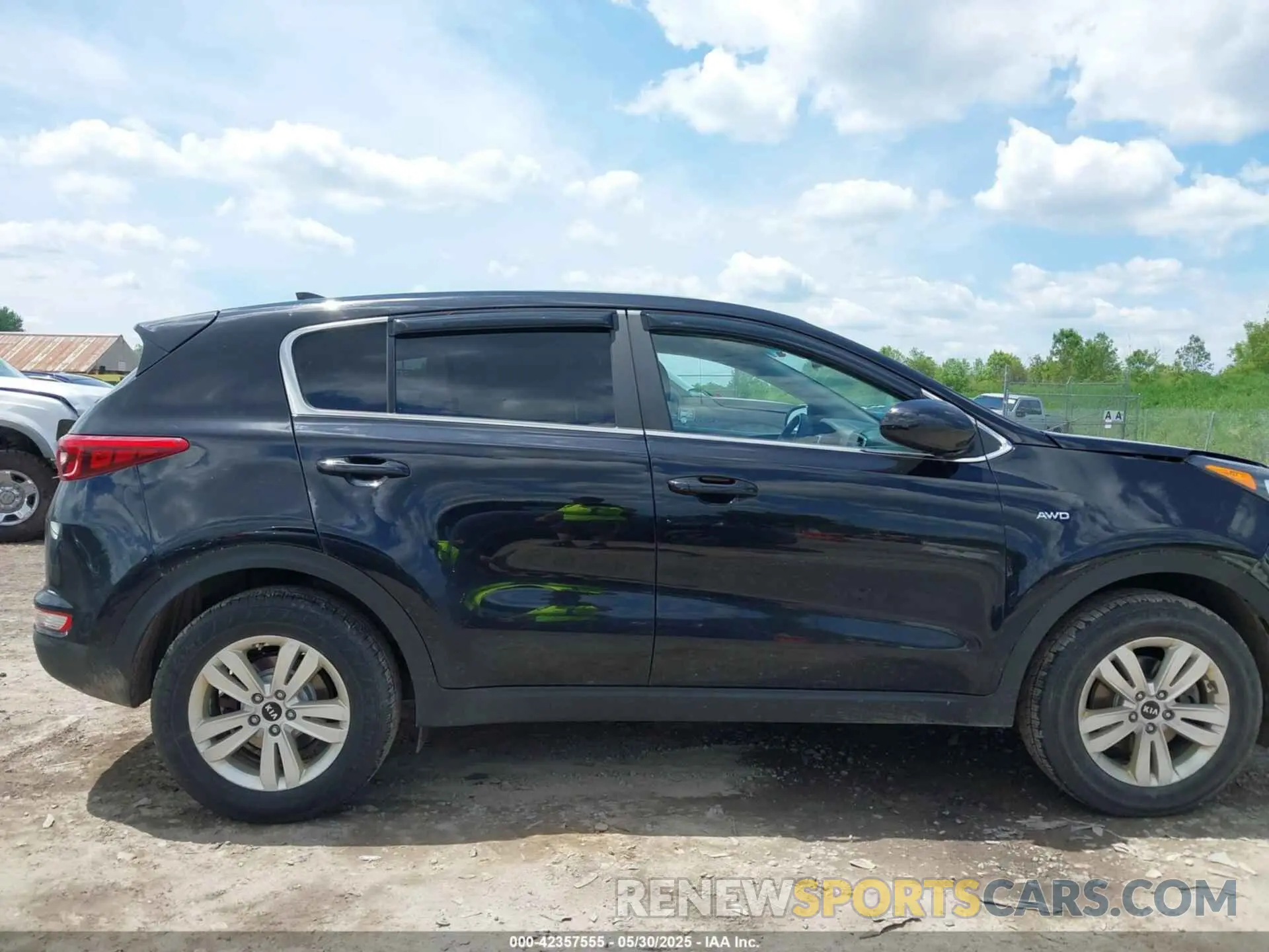13 Photograph of a damaged car KNDPMCAC8K7619937 KIA SPORTAGE 2019