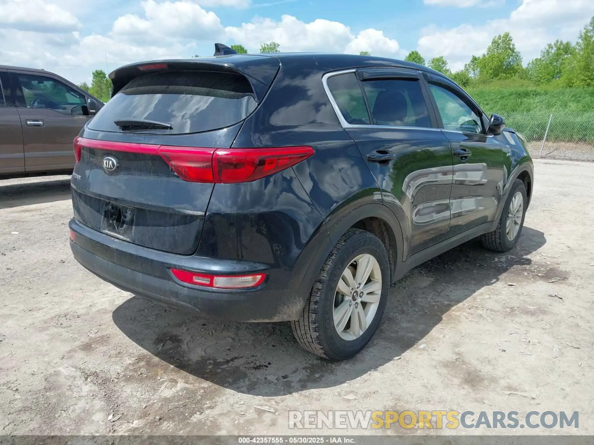 4 Photograph of a damaged car KNDPMCAC8K7619937 KIA SPORTAGE 2019