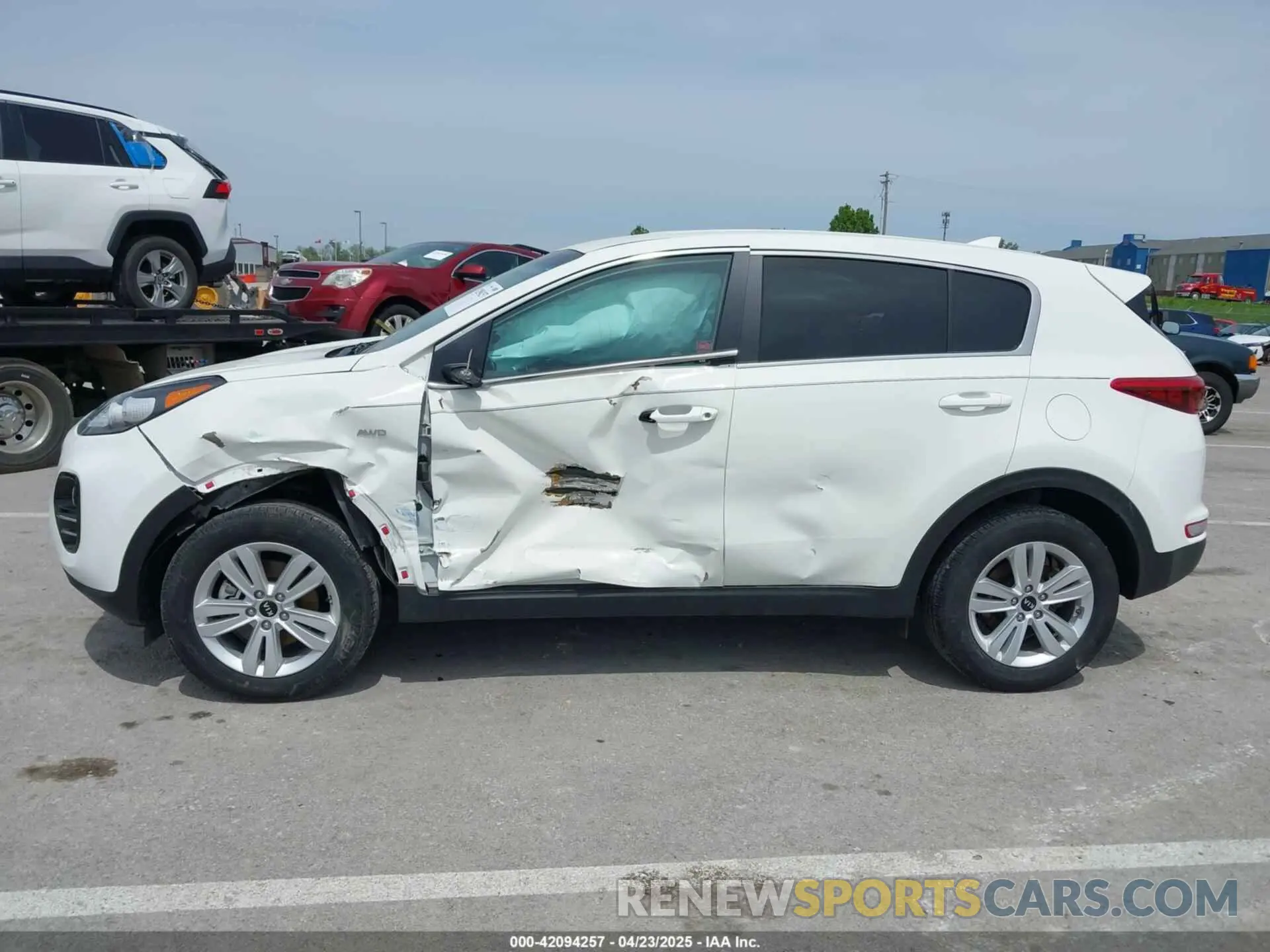 14 Photograph of a damaged car KNDPMCAC9K7608753 KIA SPORTAGE 2019