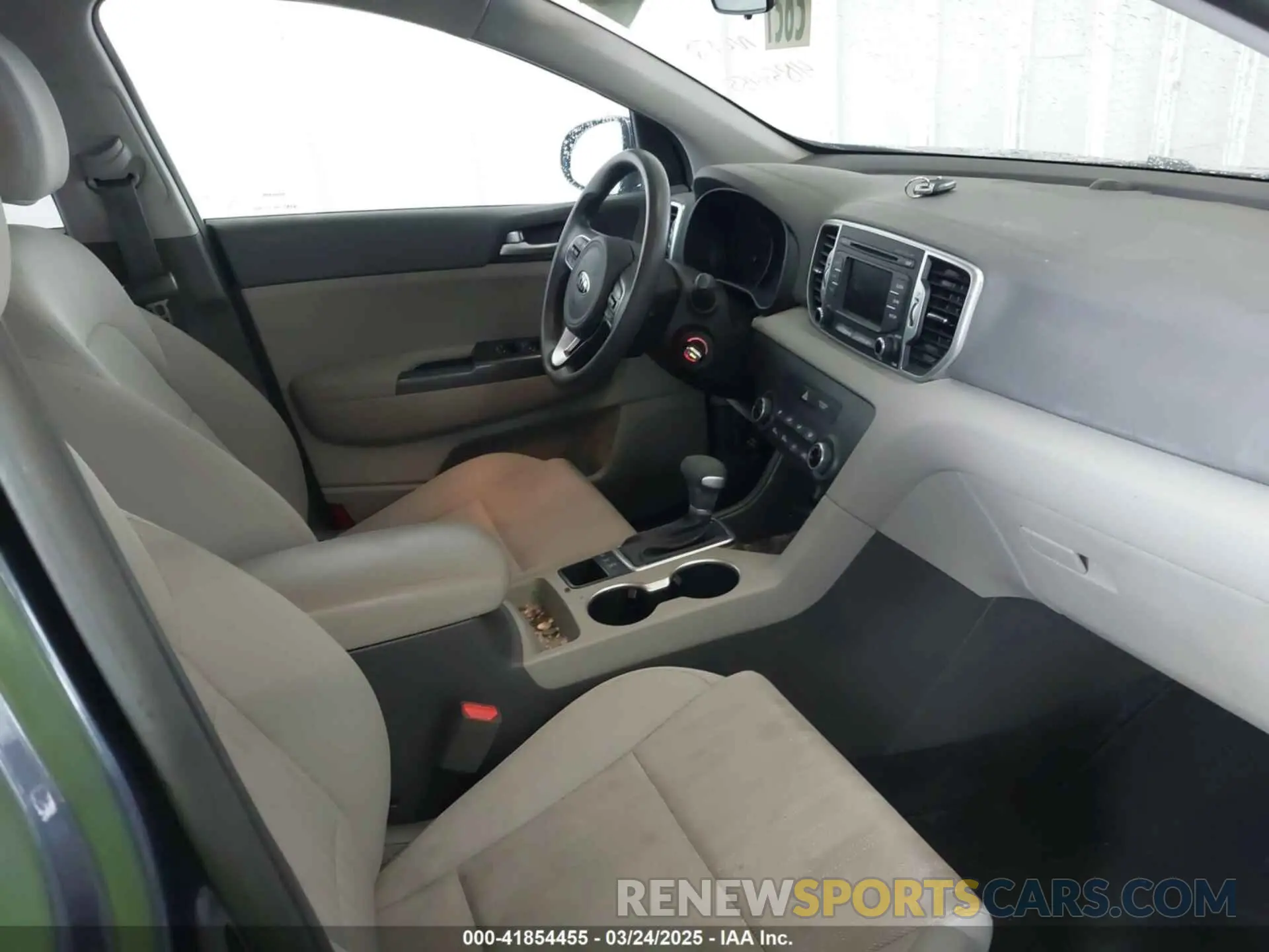 5 Photograph of a damaged car KNDPMCAC9K7611877 KIA SPORTAGE 2019