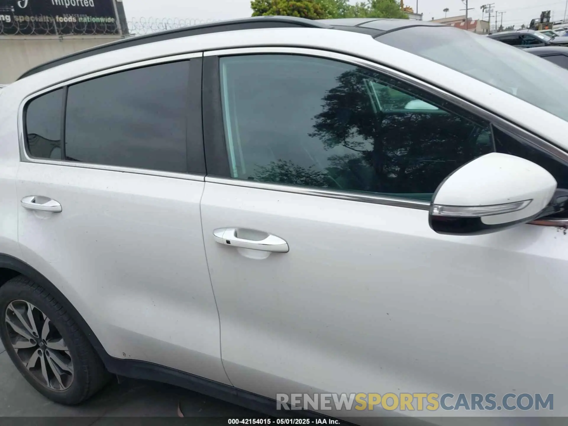 14 Photograph of a damaged car KNDPN3AC2K7522598 KIA SPORTAGE 2019