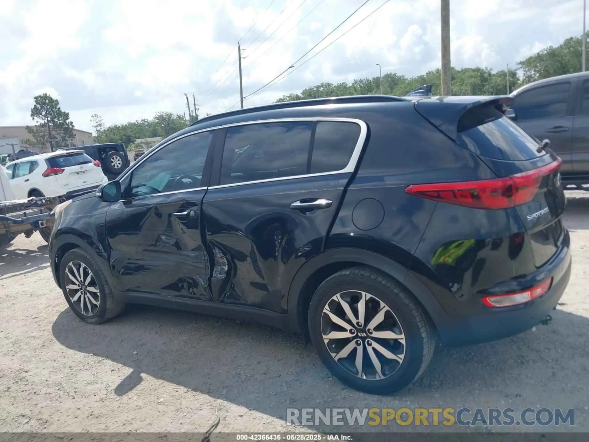14 Photograph of a damaged car KNDPN3AC3K7543282 KIA SPORTAGE 2019