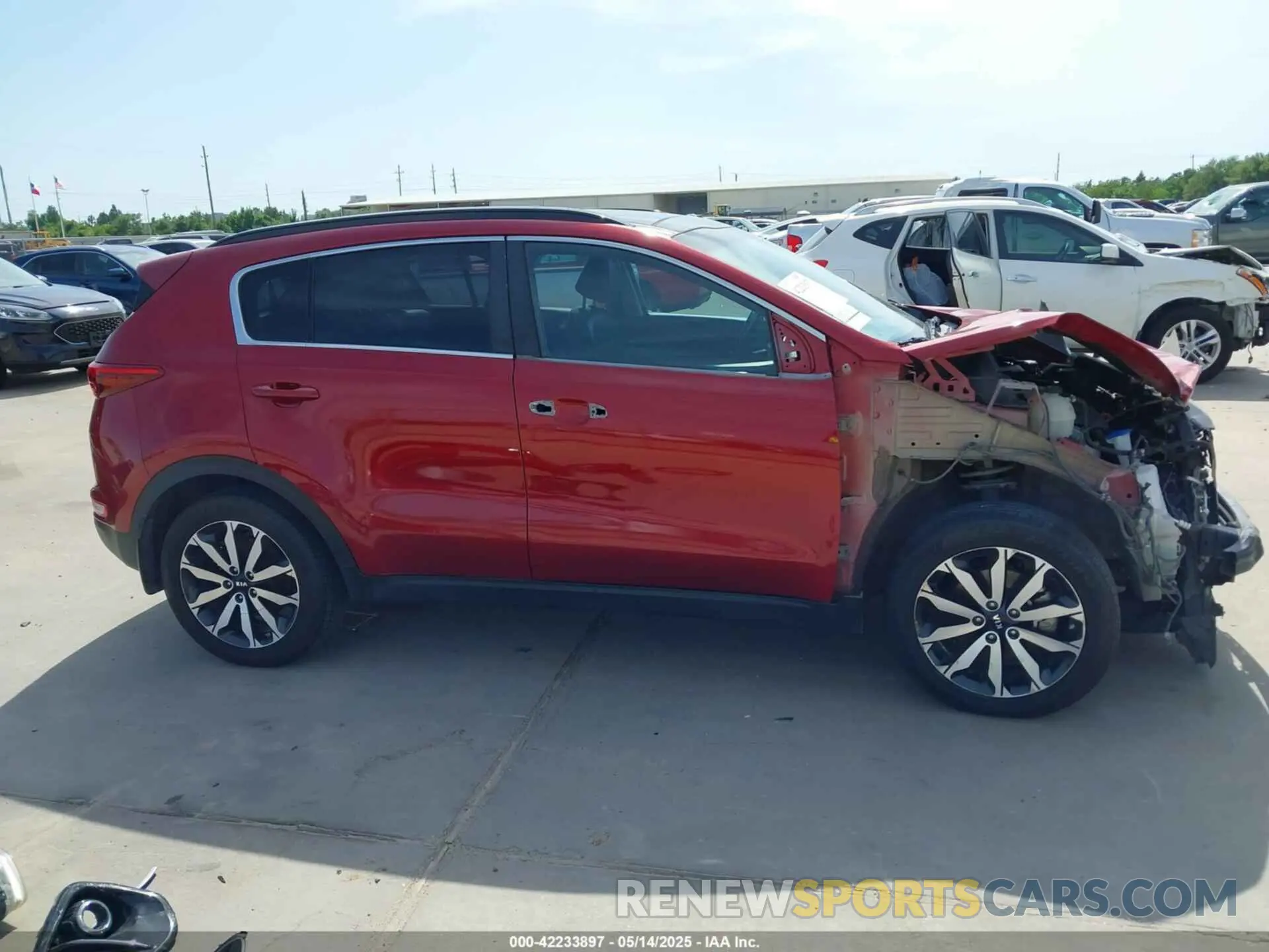 14 Photograph of a damaged car KNDPN3AC3K7612939 KIA SPORTAGE 2019