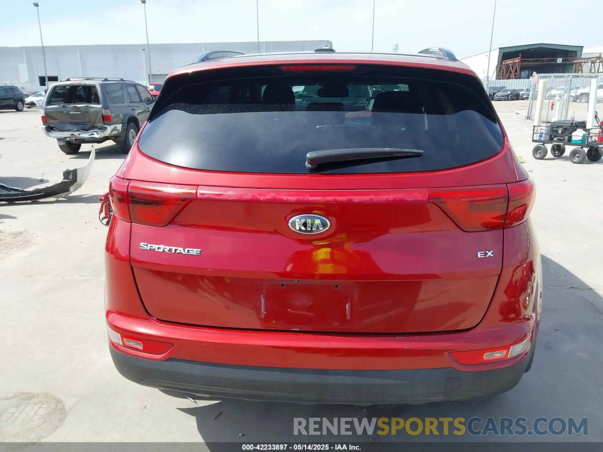 17 Photograph of a damaged car KNDPN3AC3K7612939 KIA SPORTAGE 2019