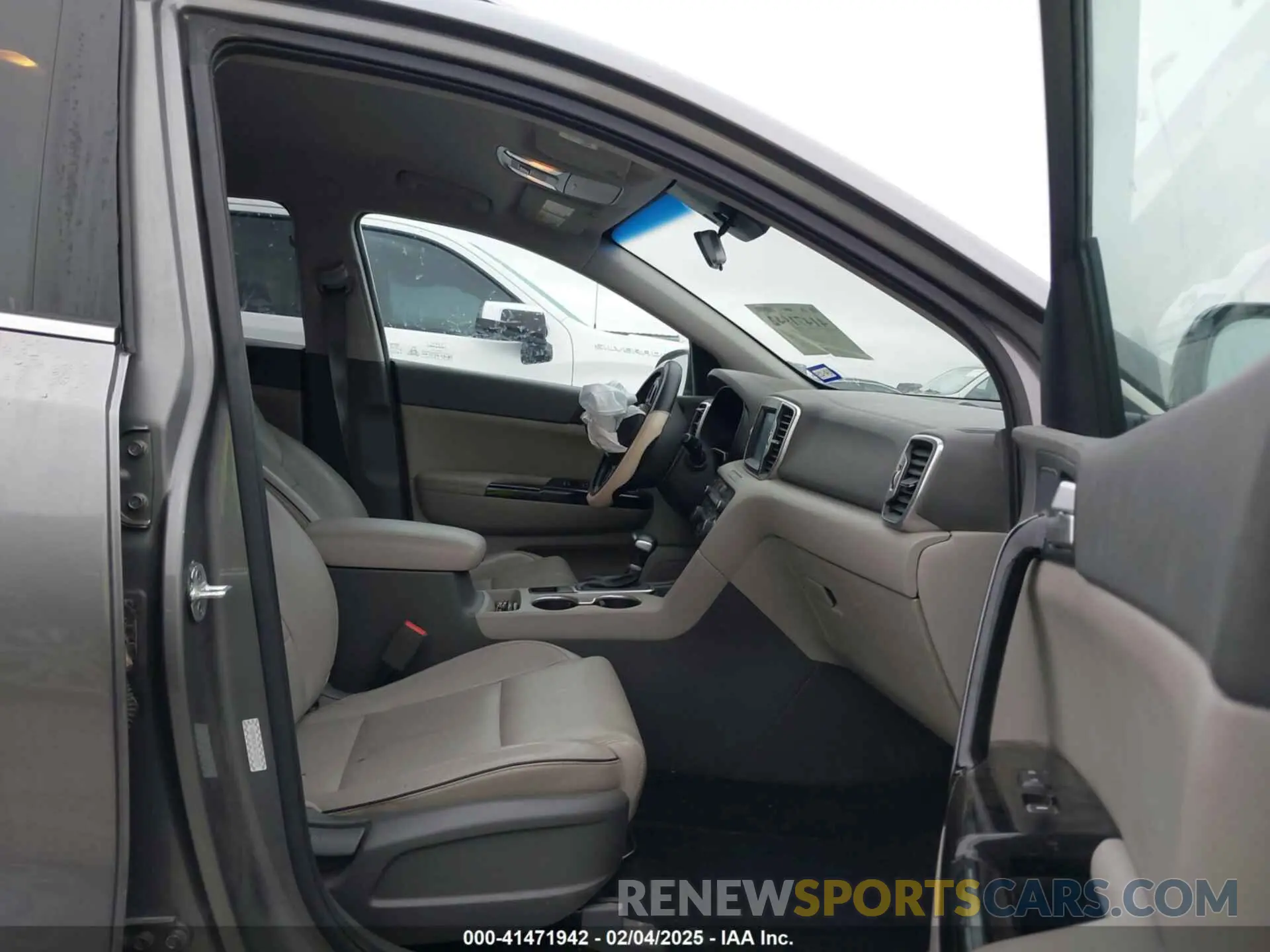 5 Photograph of a damaged car KNDPN3AC4K7536972 KIA SPORTAGE 2019