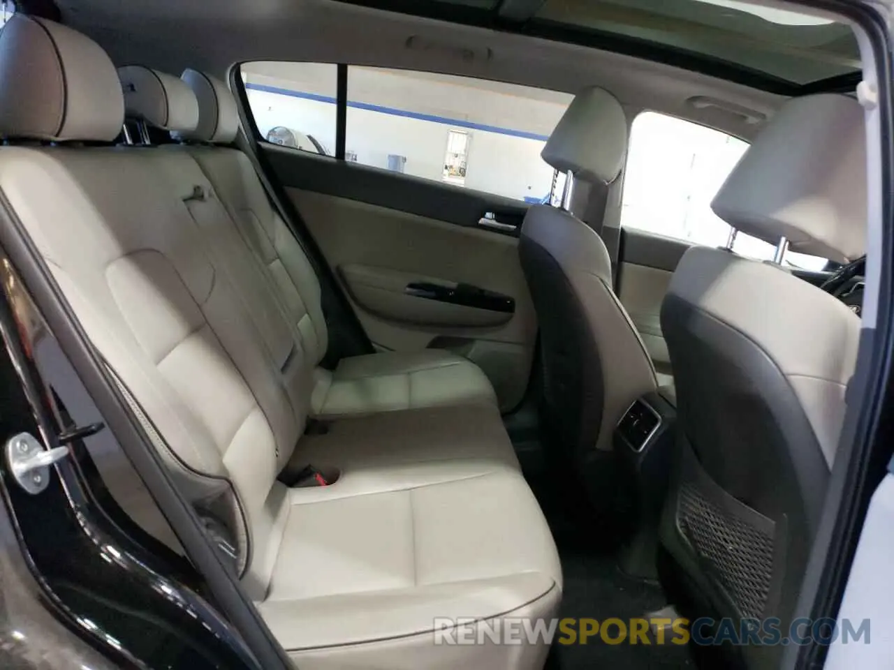 12 Photograph of a damaged car KNDPN3AC4K7589428 KIA SPORTAGE 2019