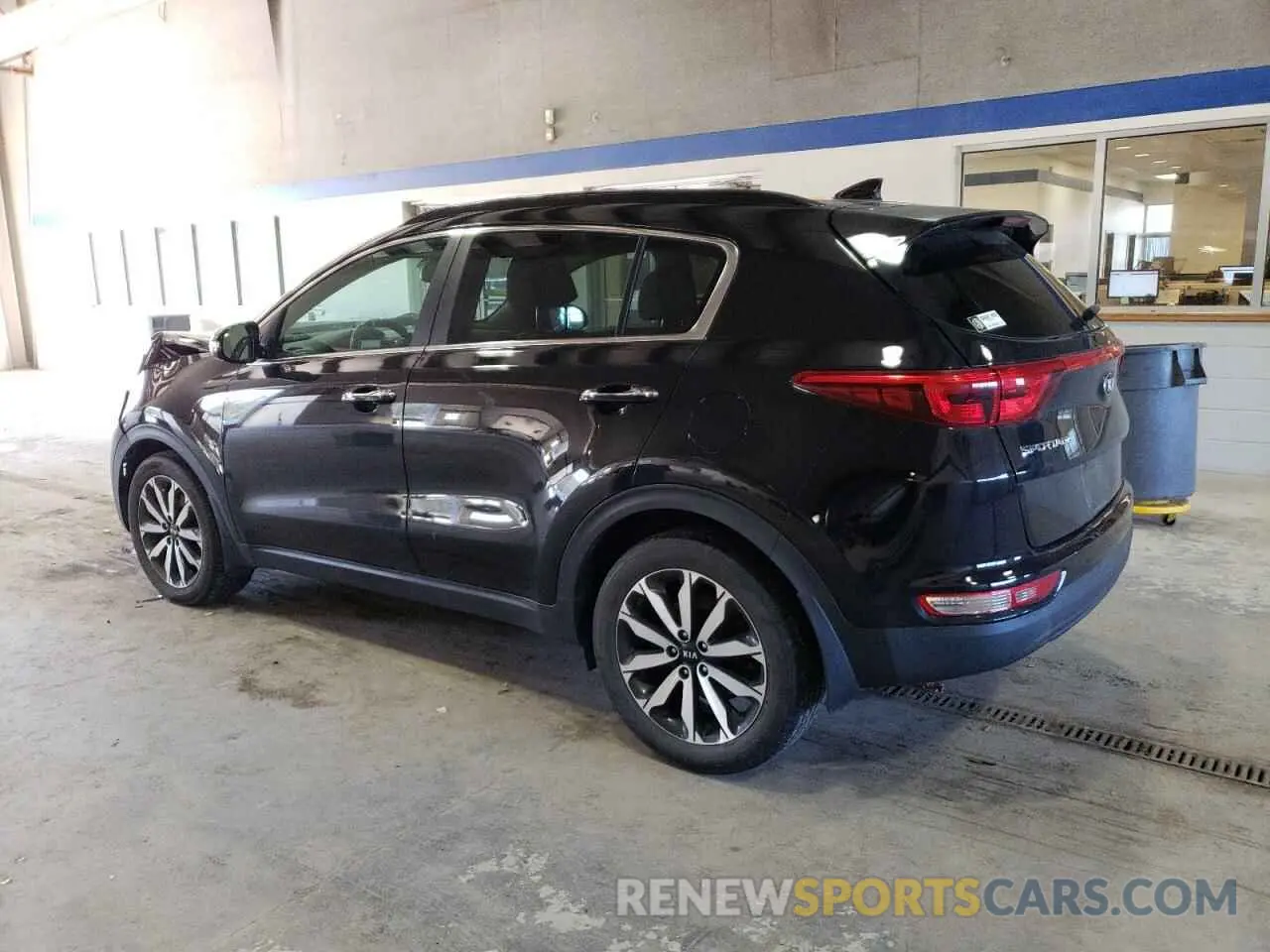 2 Photograph of a damaged car KNDPN3AC4K7589428 KIA SPORTAGE 2019